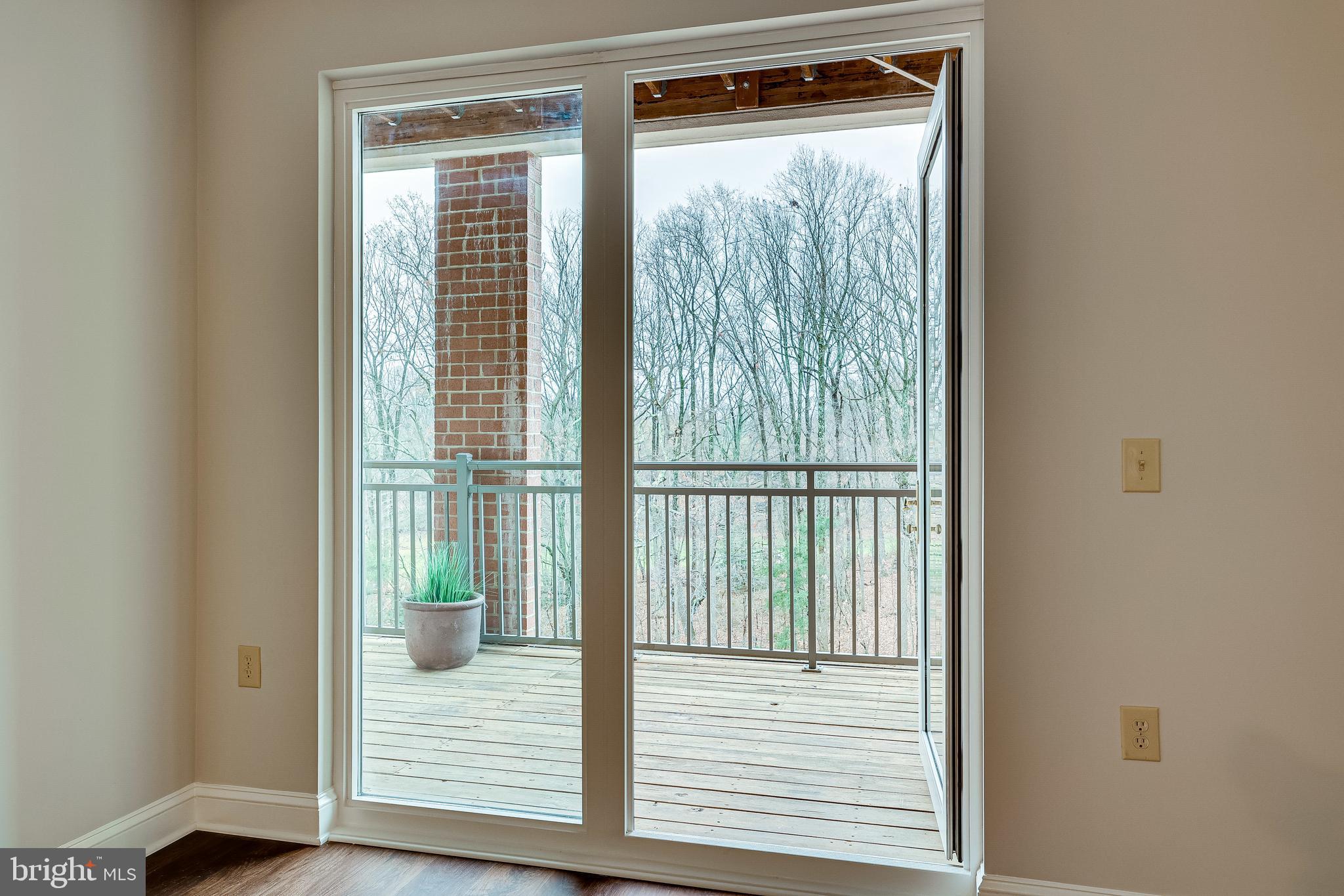 THE MERCER AT RESTON SQUARE - Residential