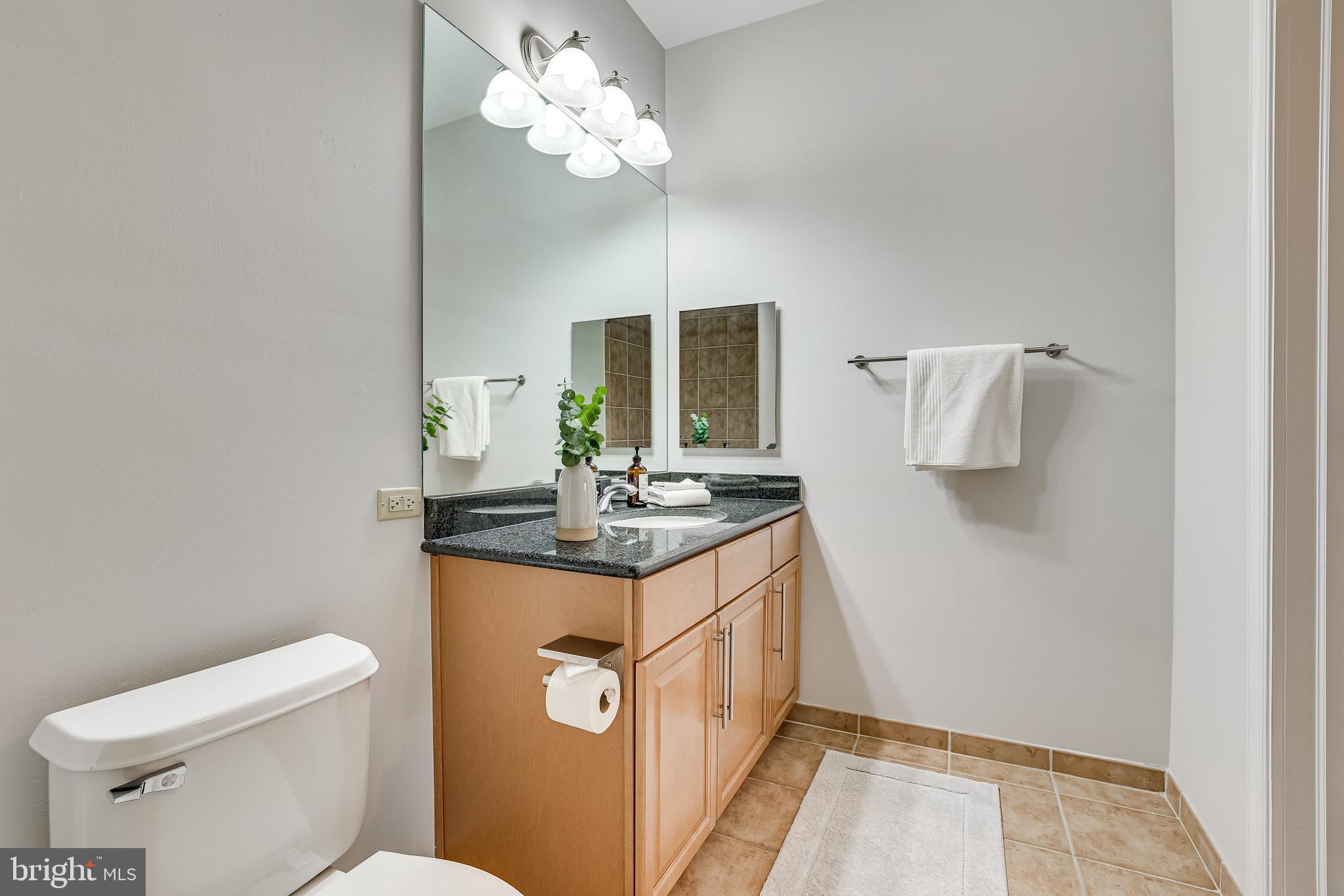 THE MERCER AT RESTON SQUARE - Residential