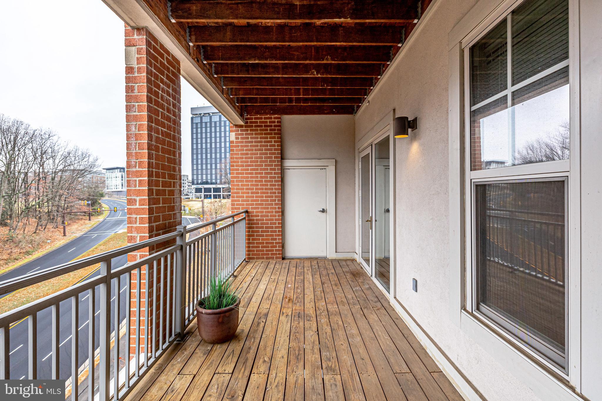 THE MERCER AT RESTON SQUARE - Residential