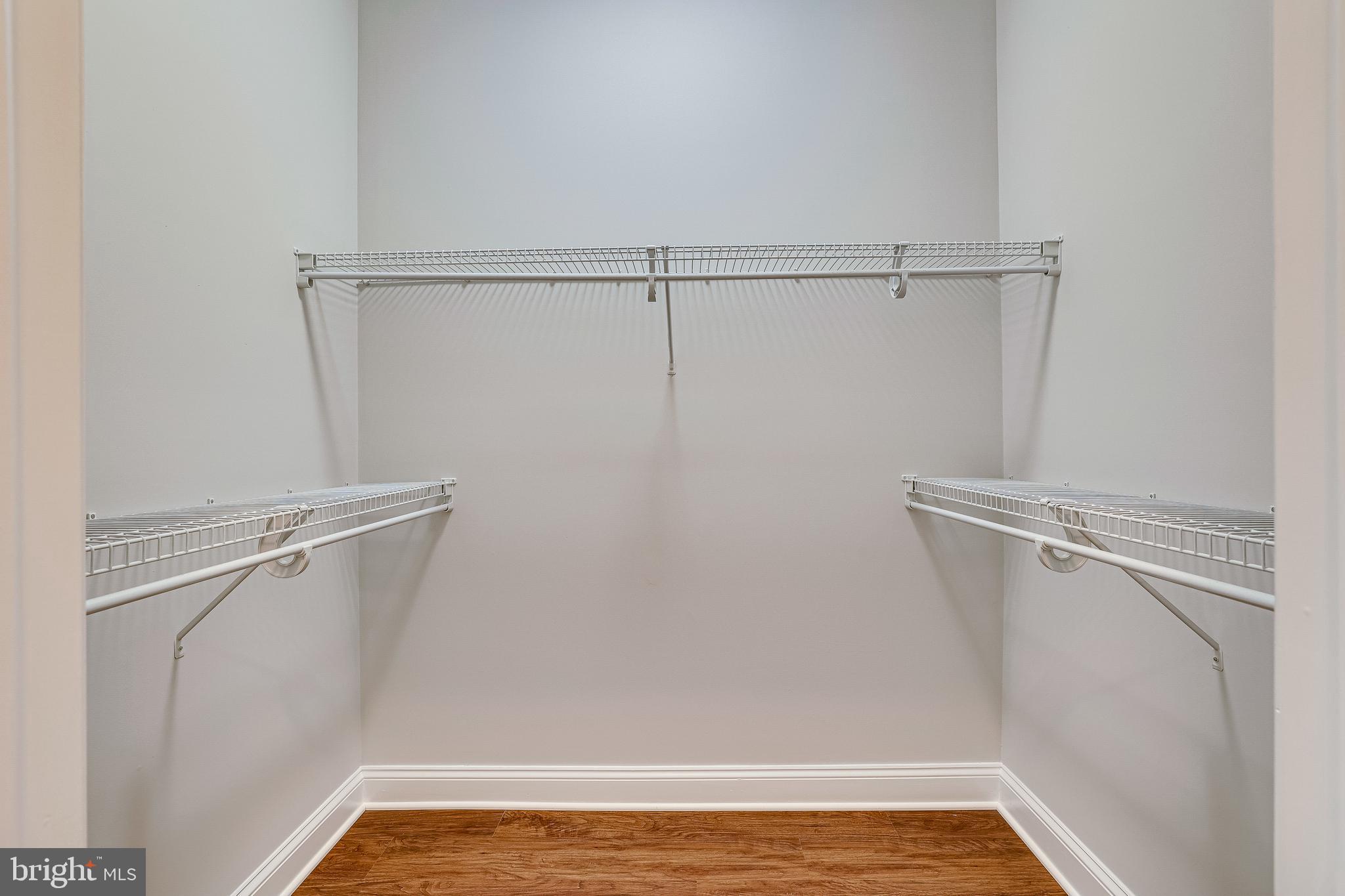 THE MERCER AT RESTON SQUARE - Residential