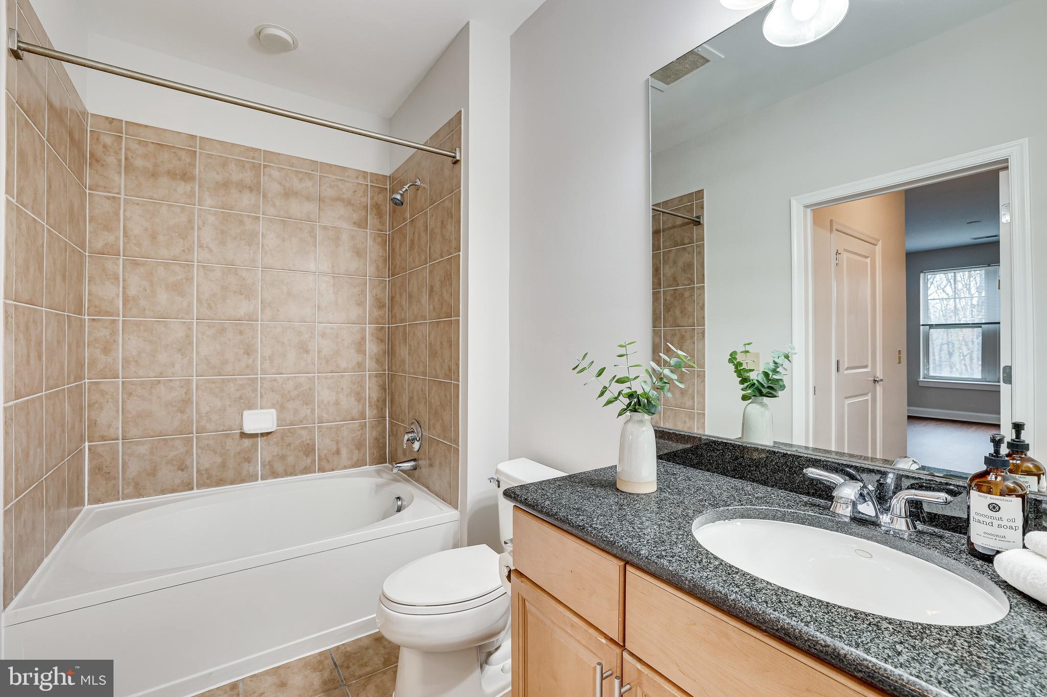 THE MERCER AT RESTON SQUARE - Residential