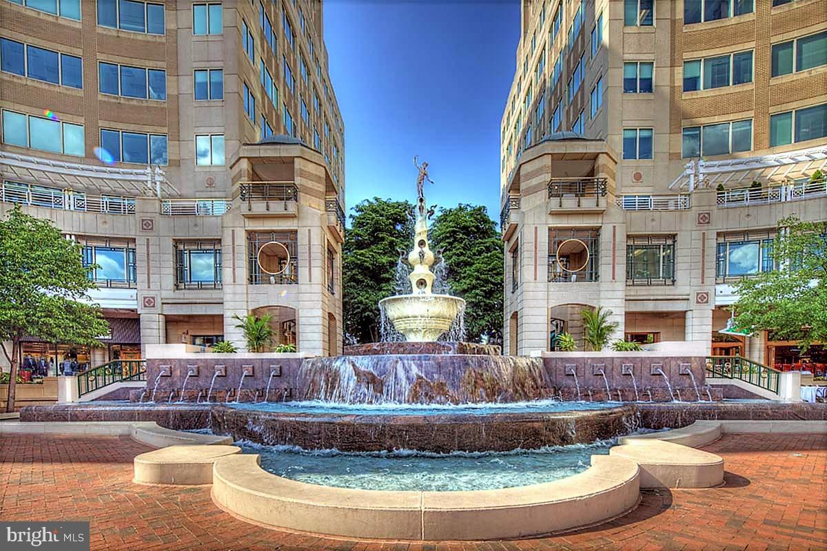 THE MERCER AT RESTON SQUARE - Residential