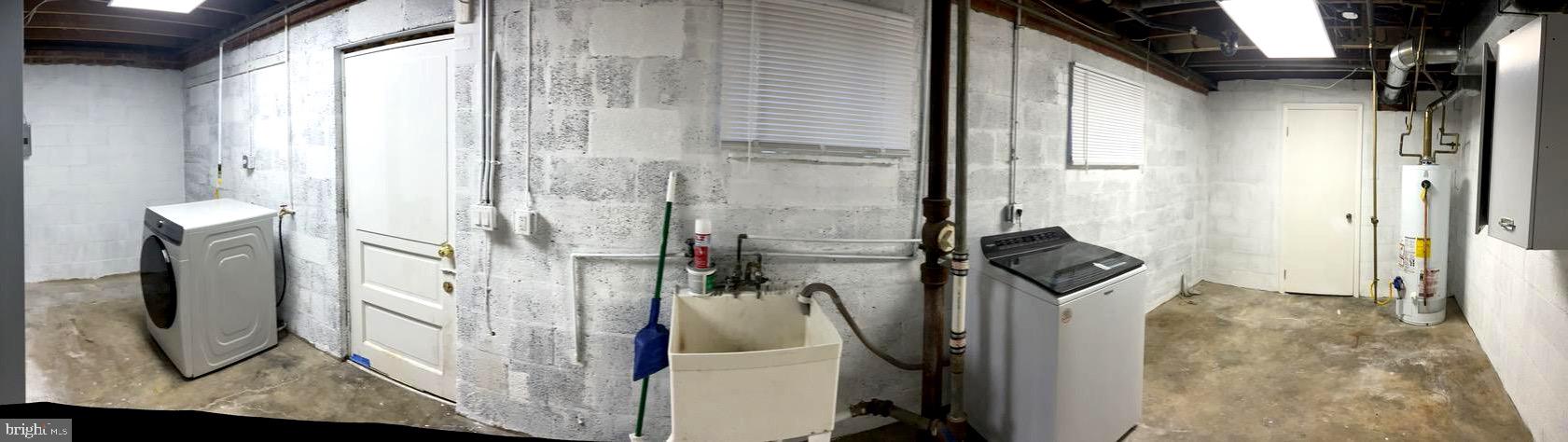 LIVINGSTON PARK - Residential Lease