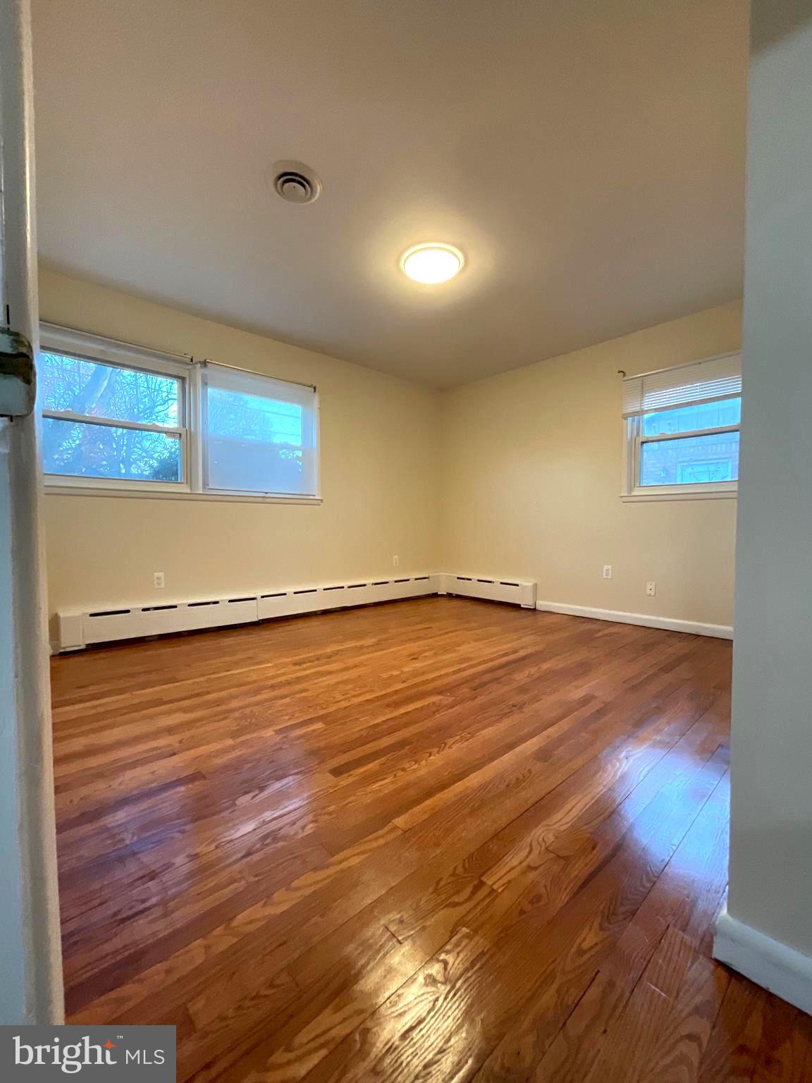 LIVINGSTON PARK - Residential Lease