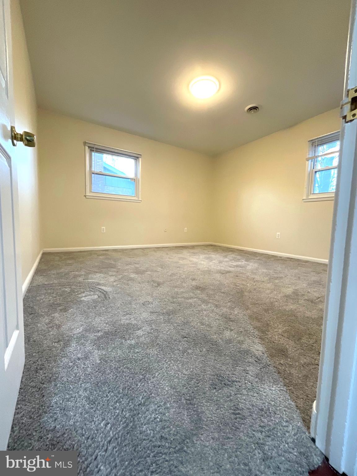 LIVINGSTON PARK - Residential Lease