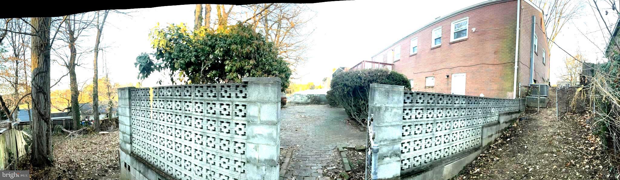 LIVINGSTON PARK - Residential Lease