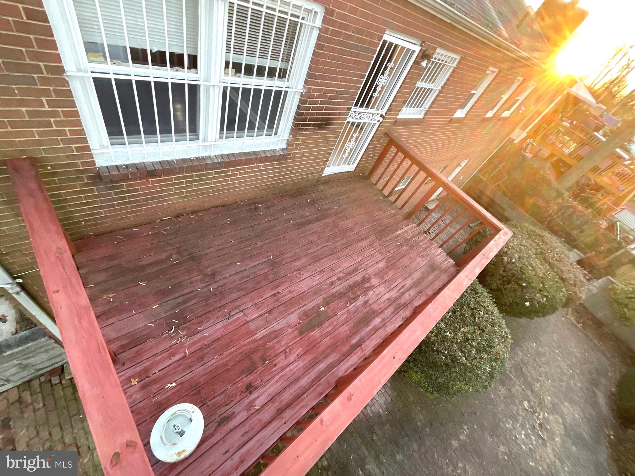 LIVINGSTON PARK - Residential Lease