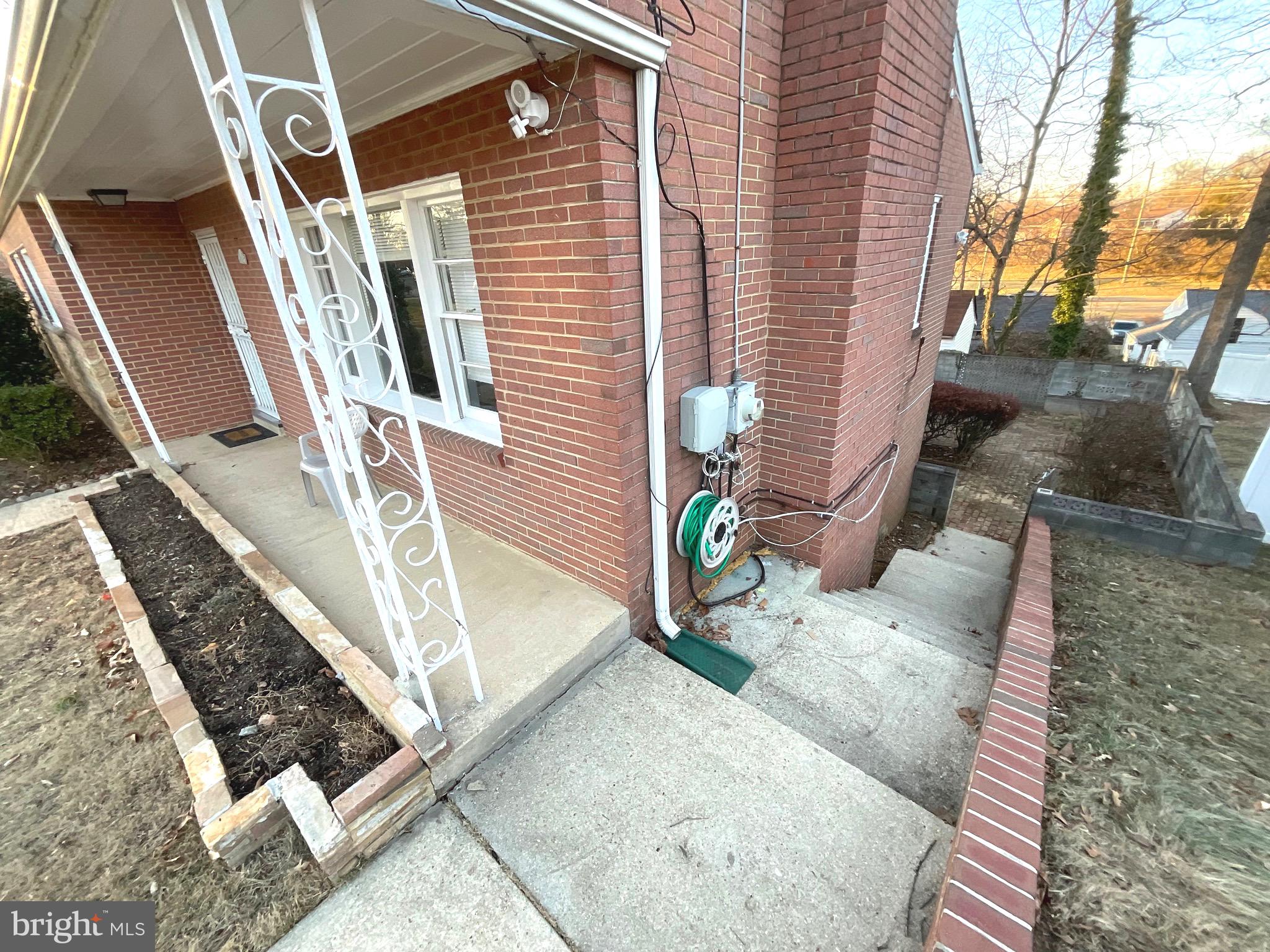 LIVINGSTON PARK - Residential Lease