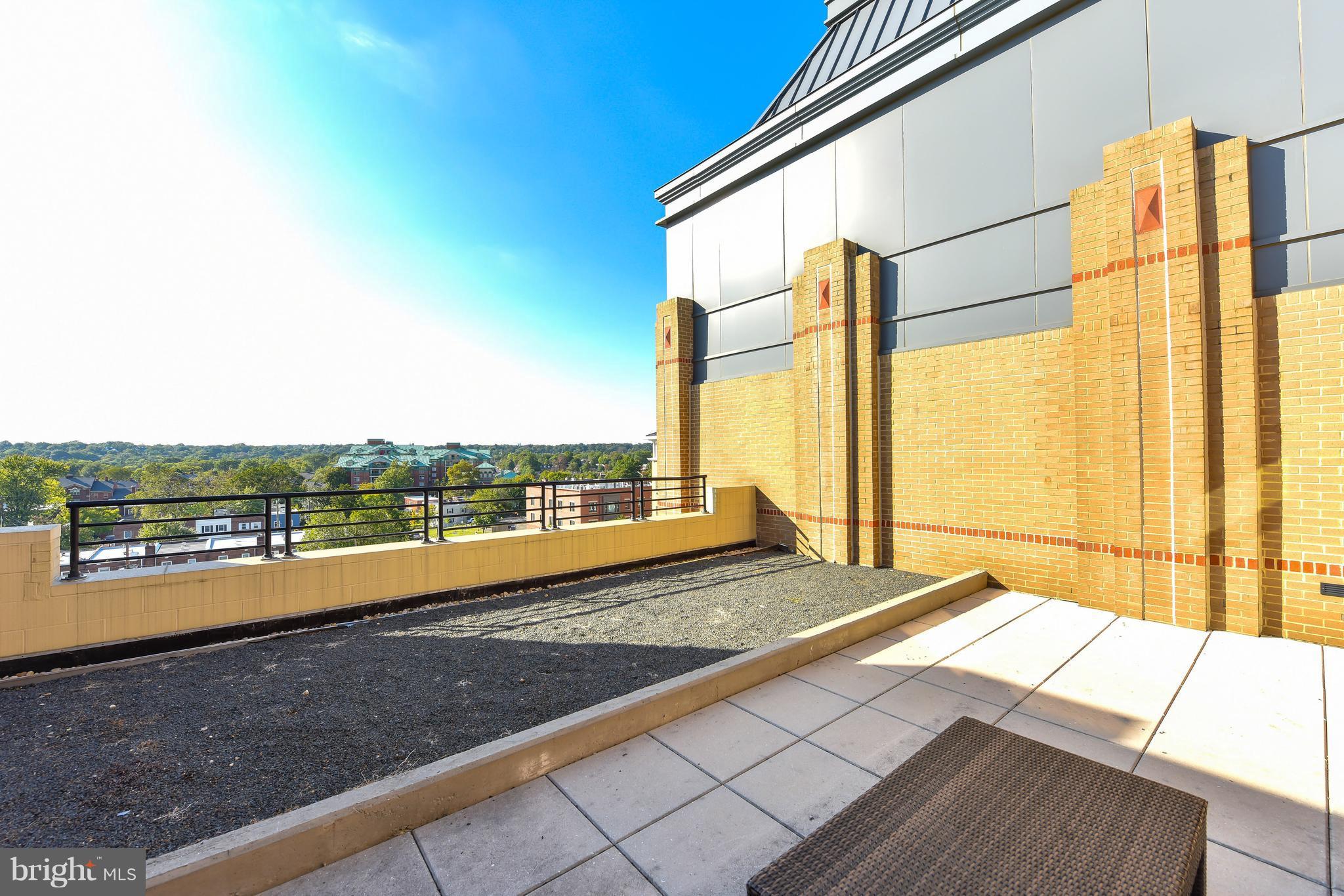 THE MONARCH - Residential Lease