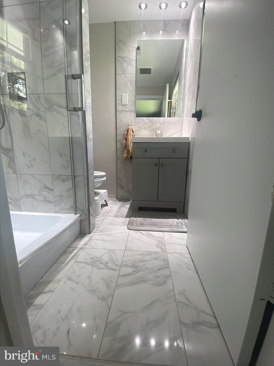 PINEFIELD - Residential Lease