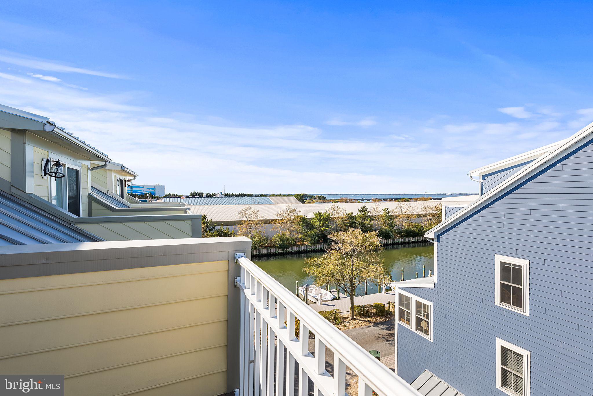 SUNSET ISLAND - Residential