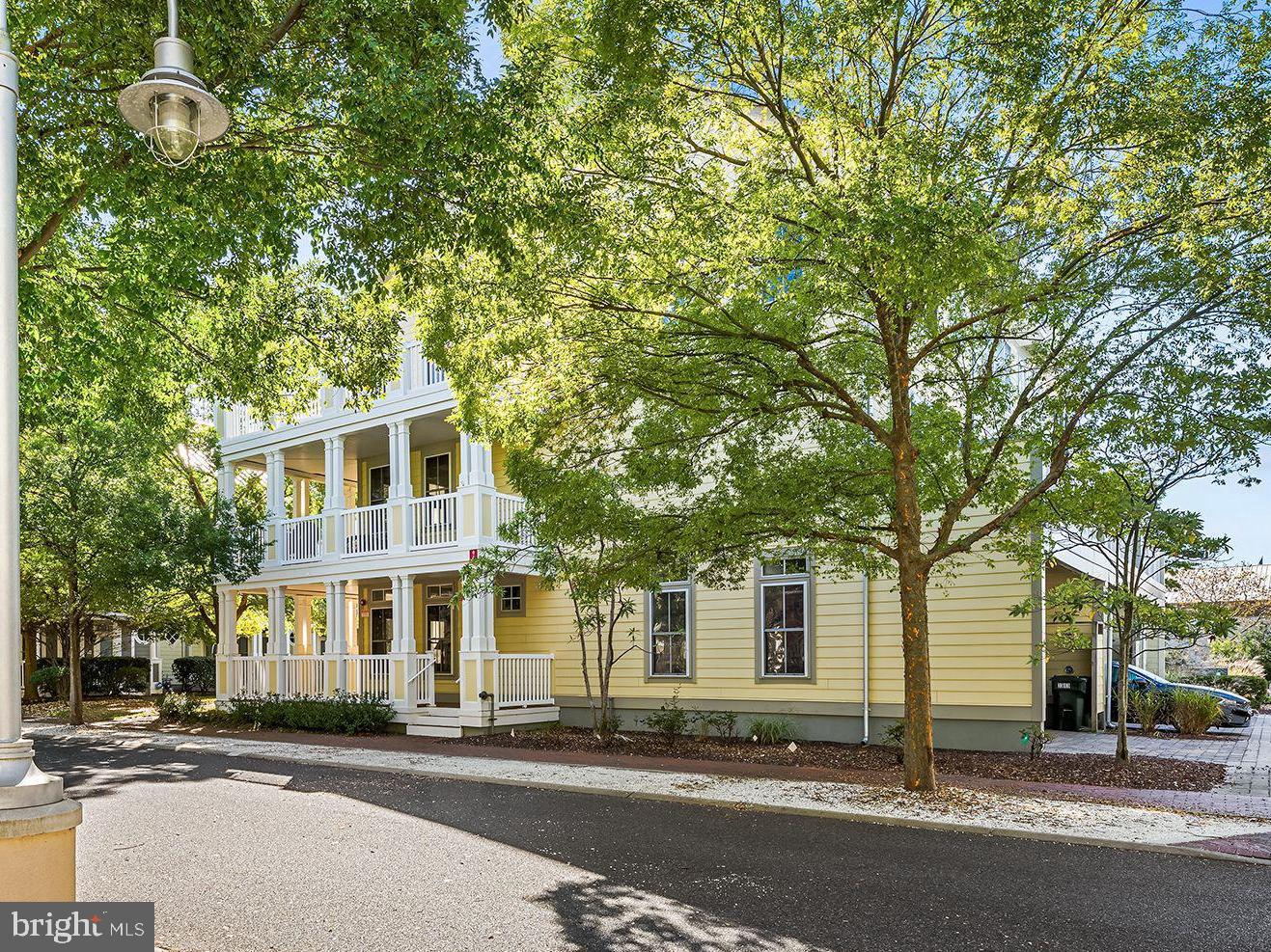 SUNSET ISLAND - Residential