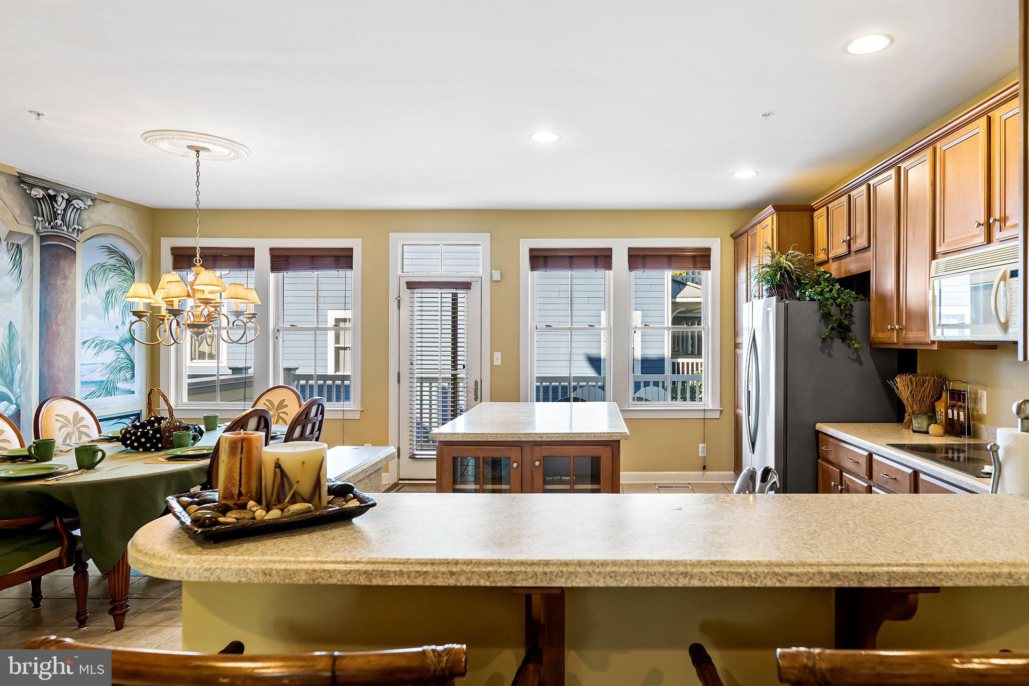 SUNSET ISLAND - Residential