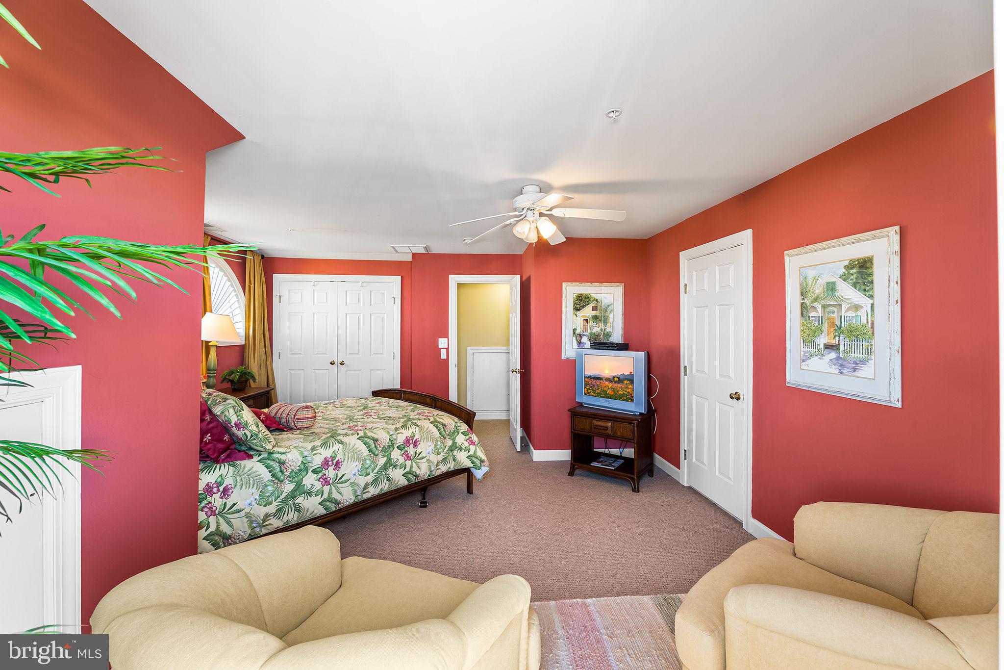 SUNSET ISLAND - Residential