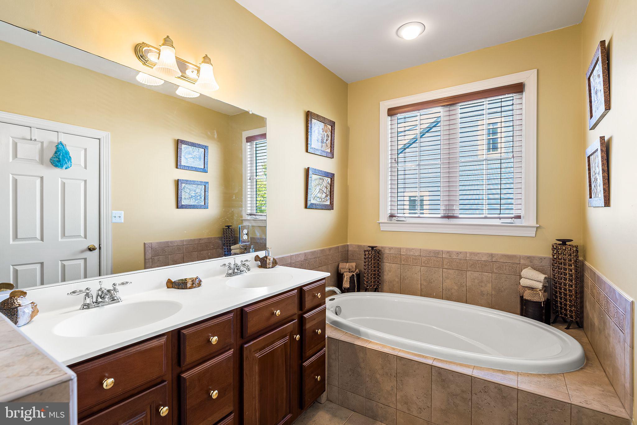 SUNSET ISLAND - Residential