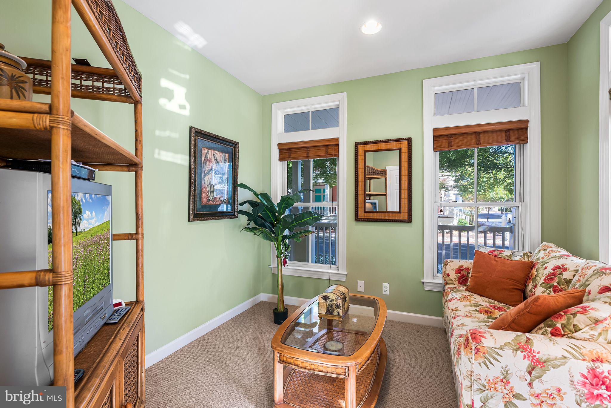 SUNSET ISLAND - Residential