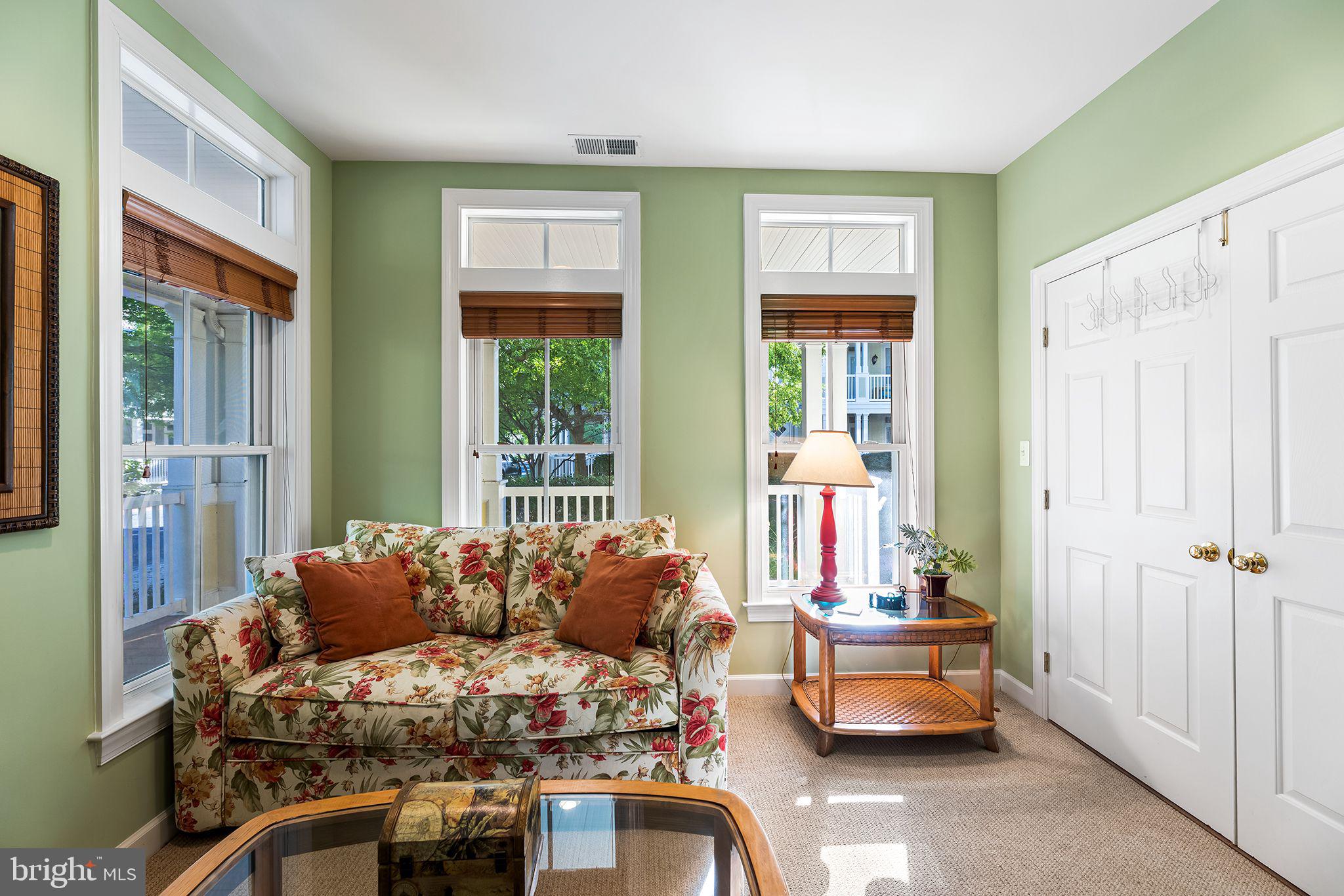 SUNSET ISLAND - Residential