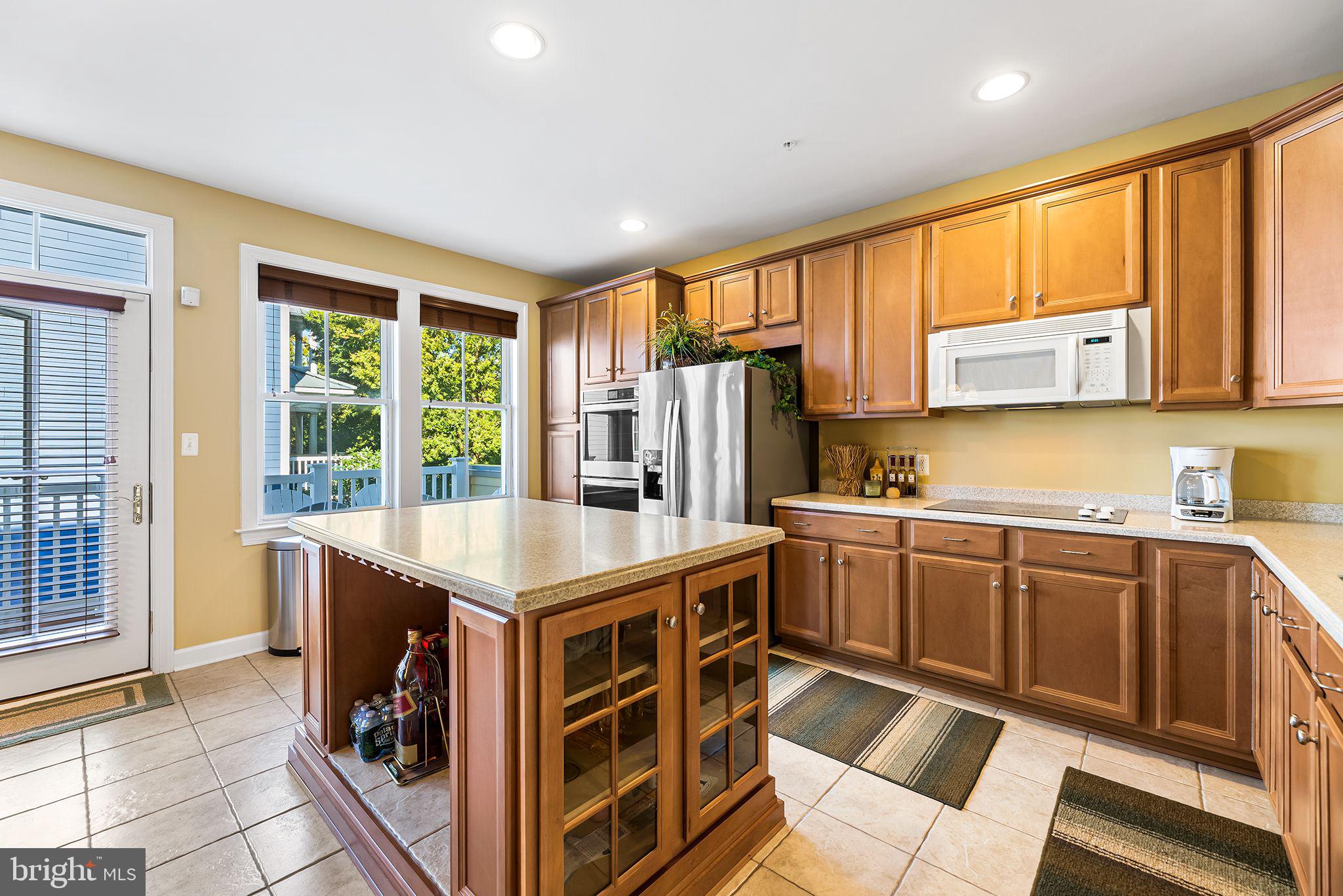 SUNSET ISLAND - Residential