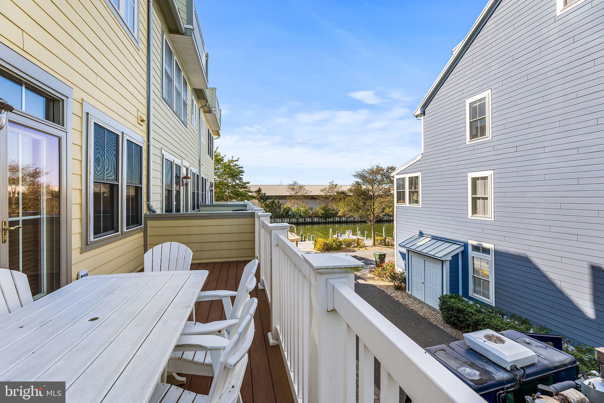 SUNSET ISLAND - Residential