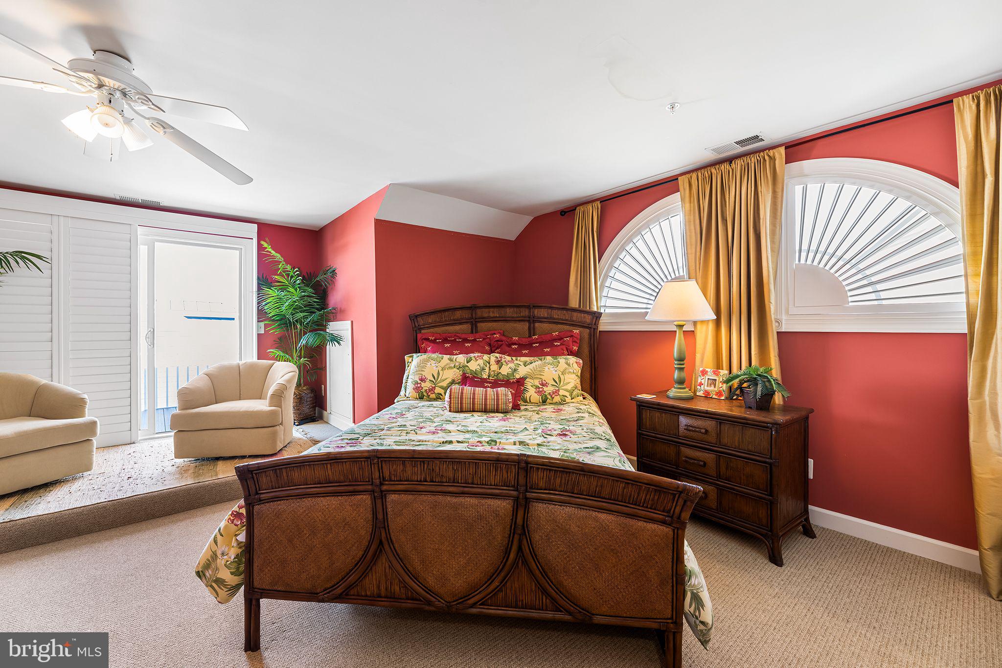 SUNSET ISLAND - Residential