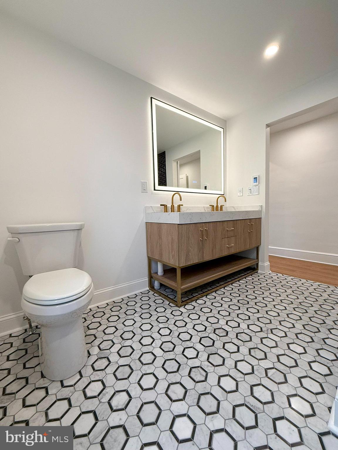 NEW  HOLLAND - Residential