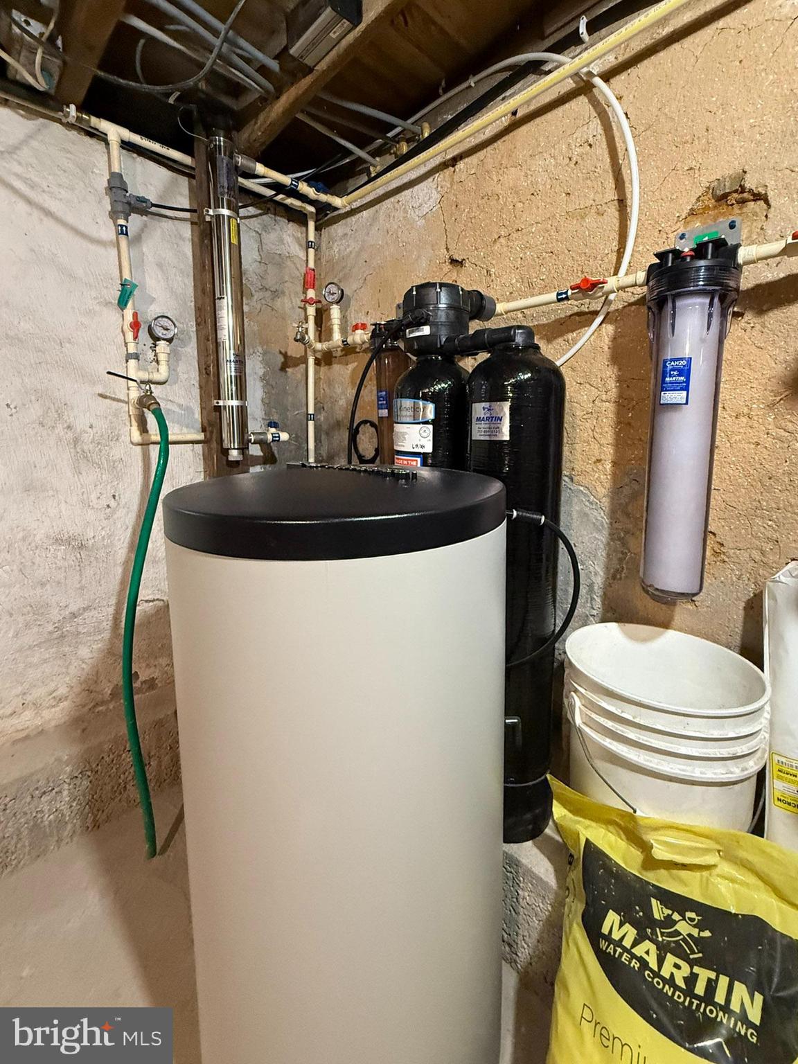 NEW  HOLLAND - Residential