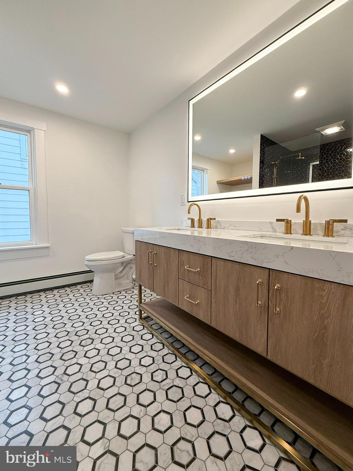 NEW  HOLLAND - Residential