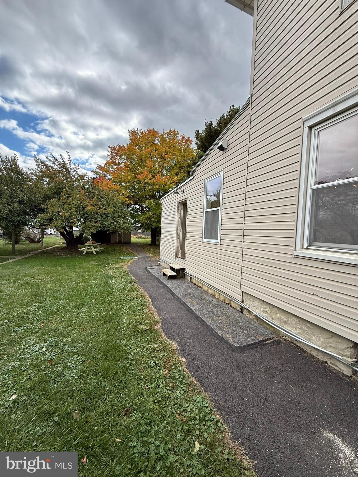 NEW  HOLLAND - Residential