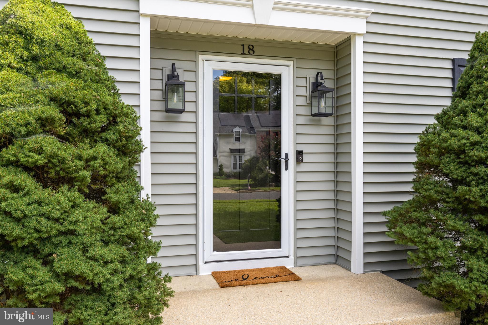 18 OAK HOLLOW DRIVE
