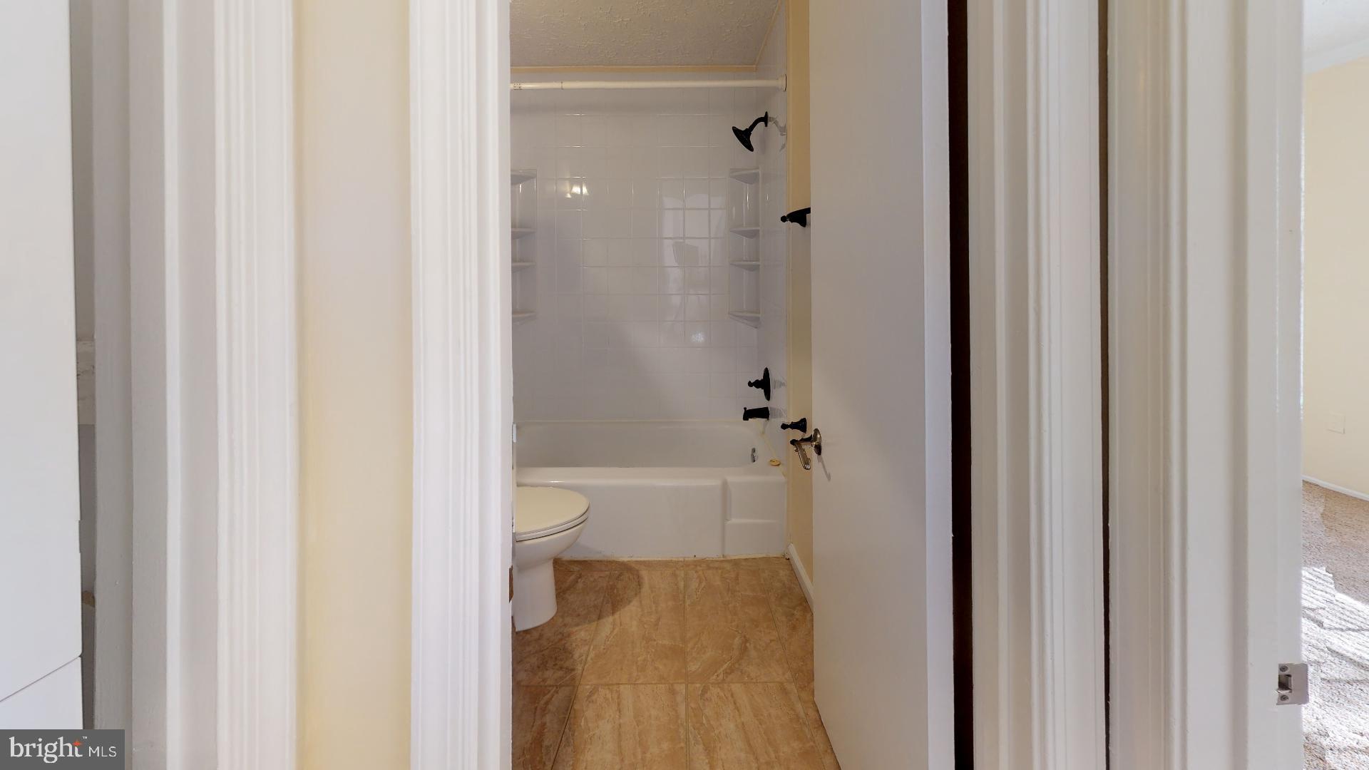 WAKEFIELD NEIGHBORHOOD - Residential Lease