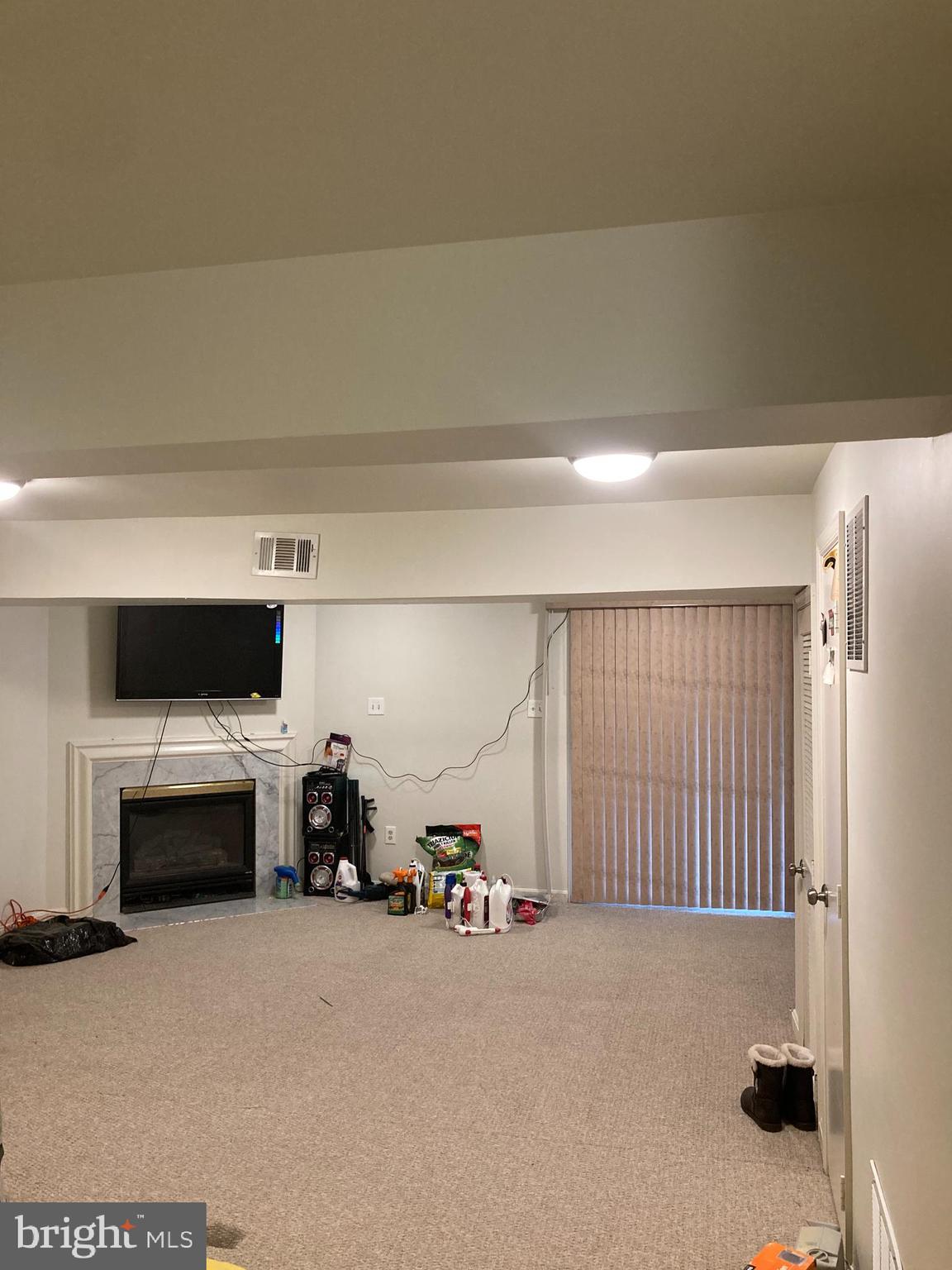 LONDON WOODS - Residential