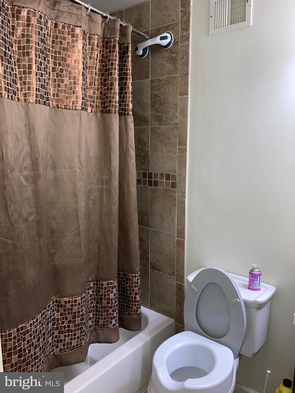 LONDON WOODS - Residential