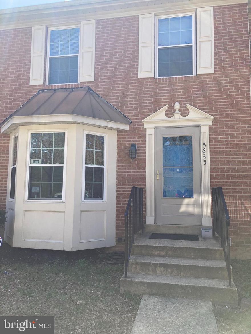 Beautiful Townhome in the London Woods Subdivision . Sunken Living room;  Hardwood Foyer ; Separate Dining Room,; Eat in Kitchen with granite and stainless steel appliances,  Updated bathrooms,  Fully Finished Basement with Fireplace,: Spacious Laundry room with plenty of storage.