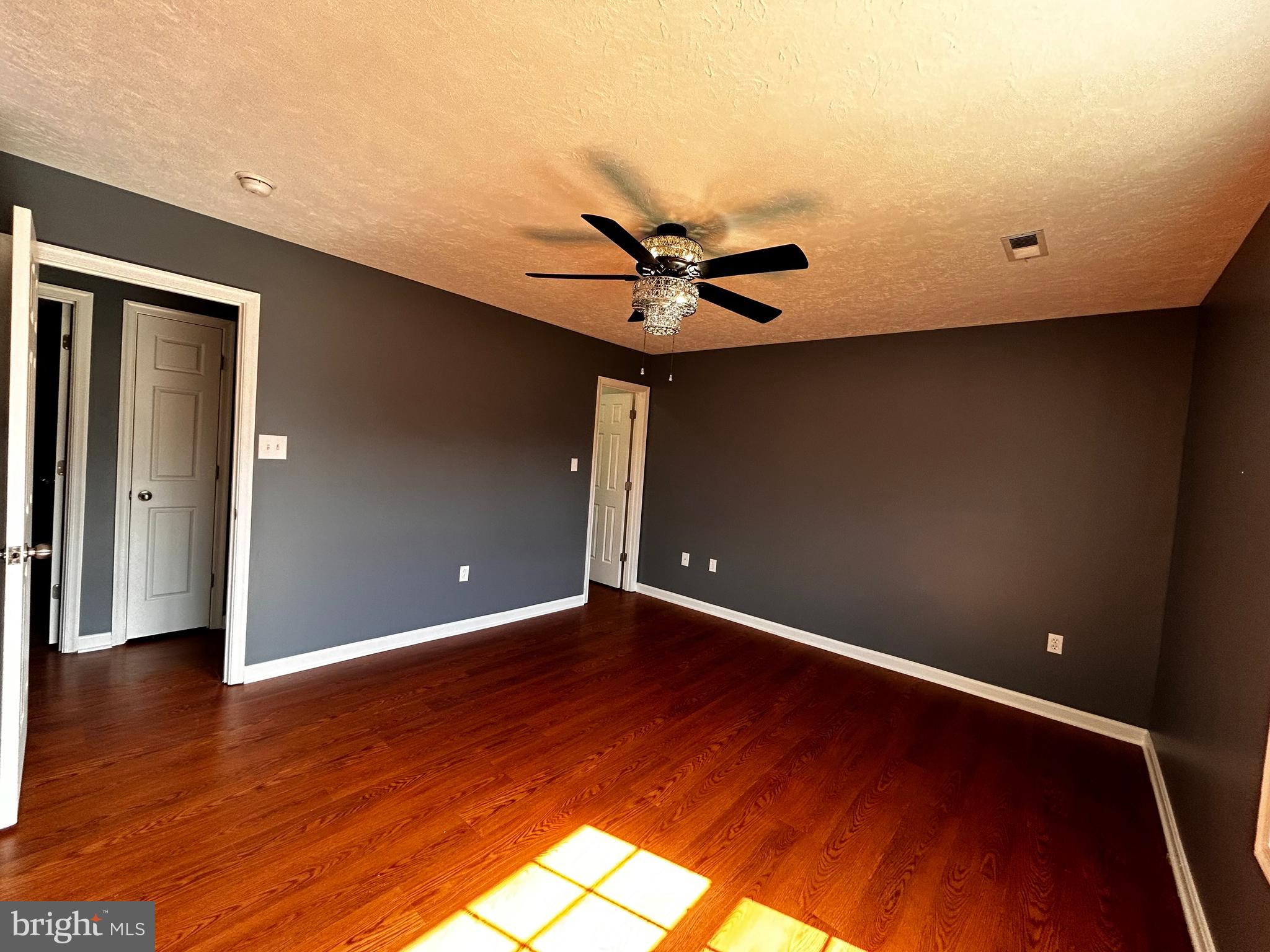 HILL VALLEY - Residential