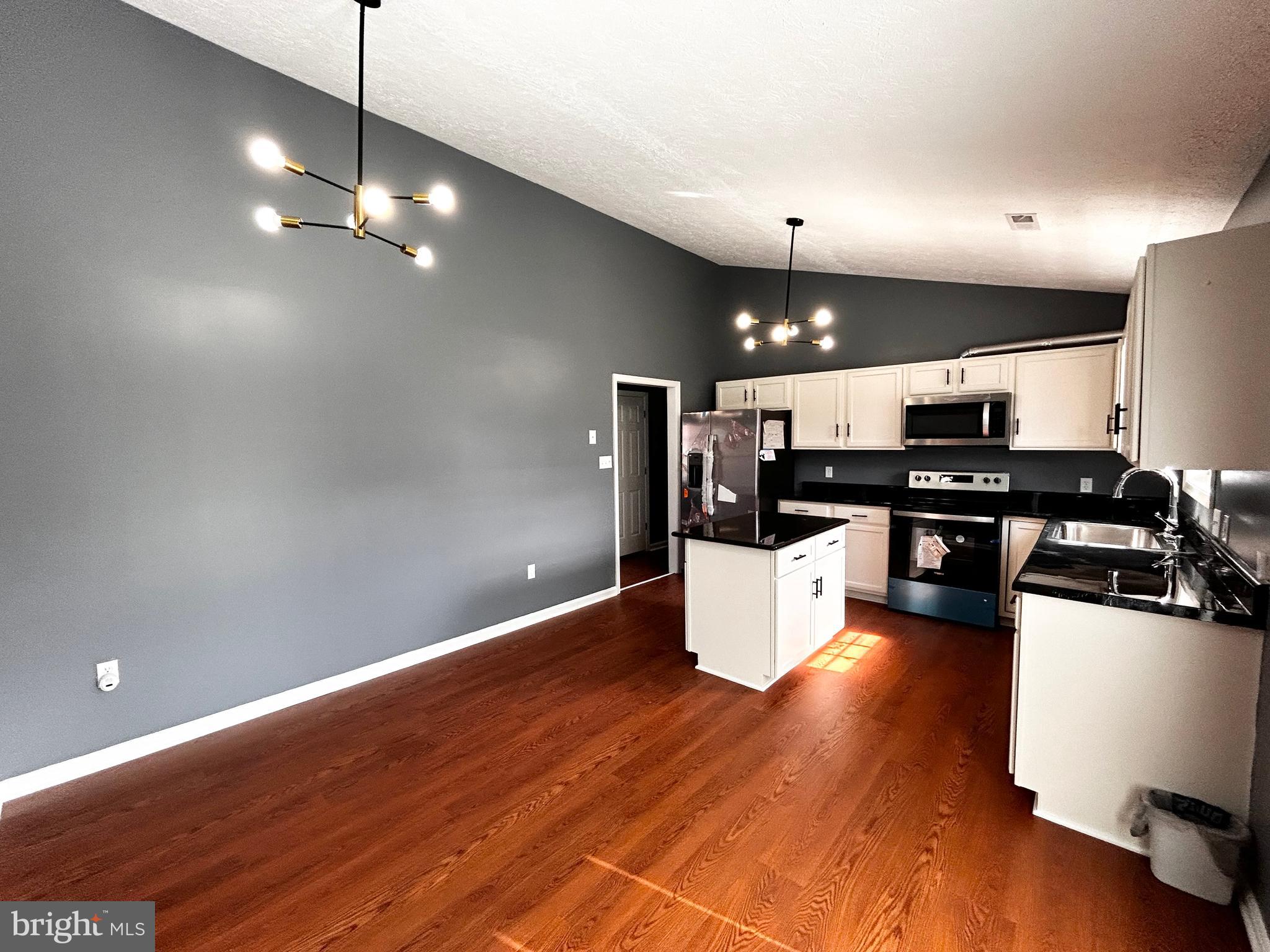 HILL VALLEY - Residential