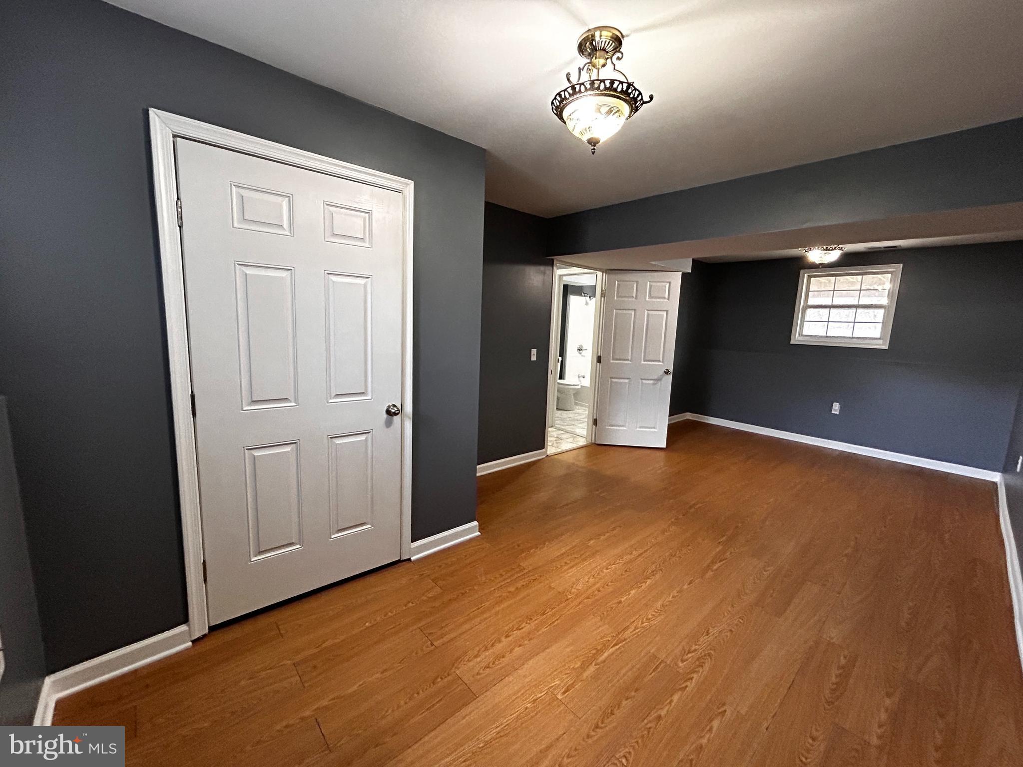 HILL VALLEY - Residential