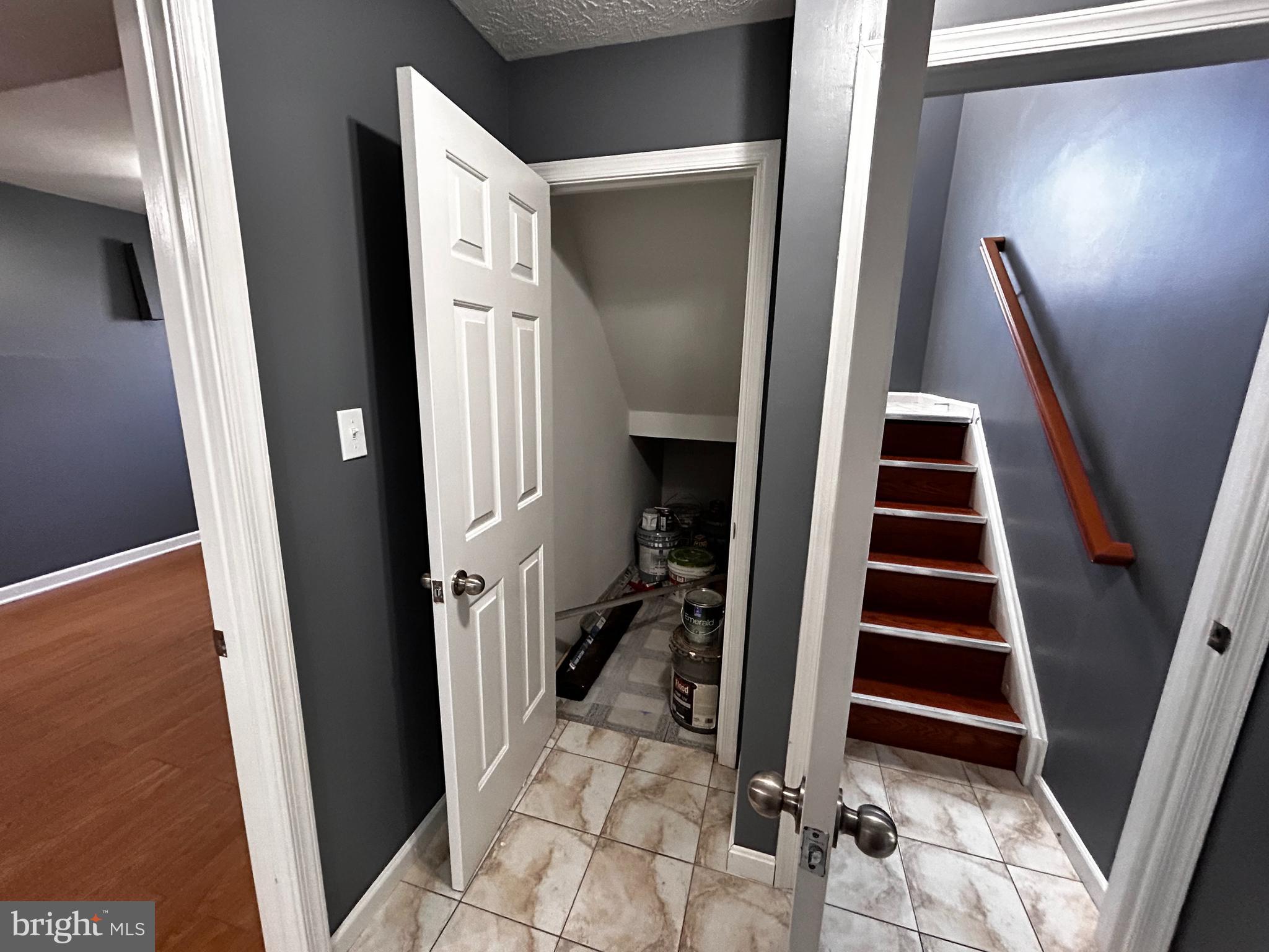 HILL VALLEY - Residential