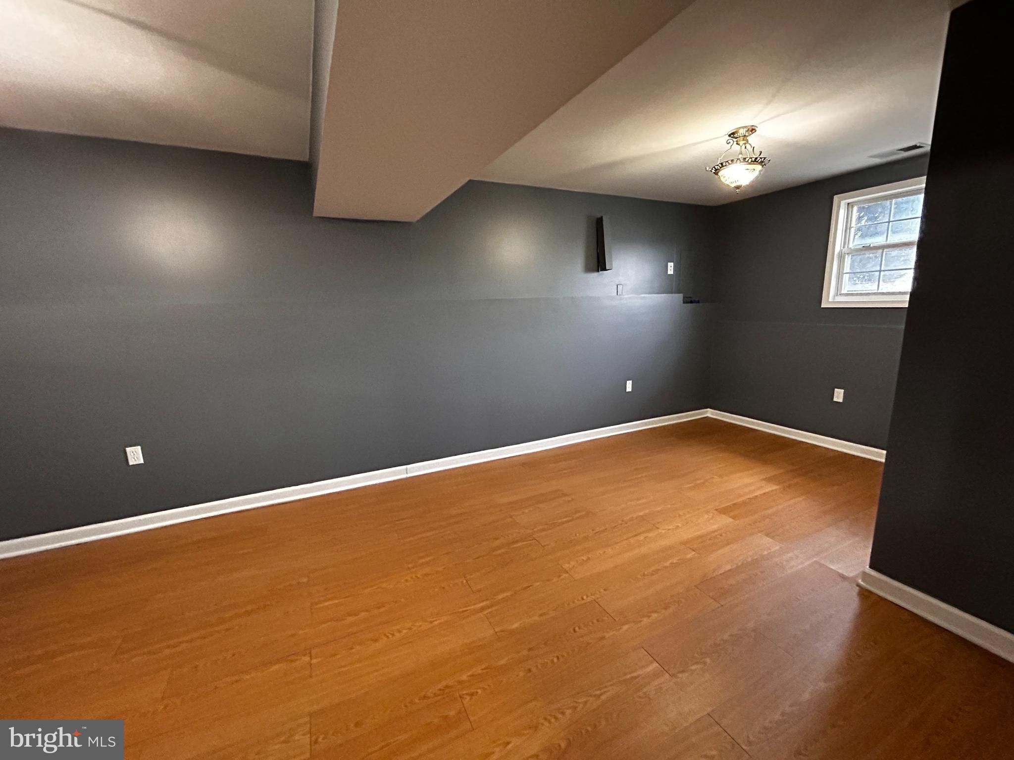 HILL VALLEY - Residential