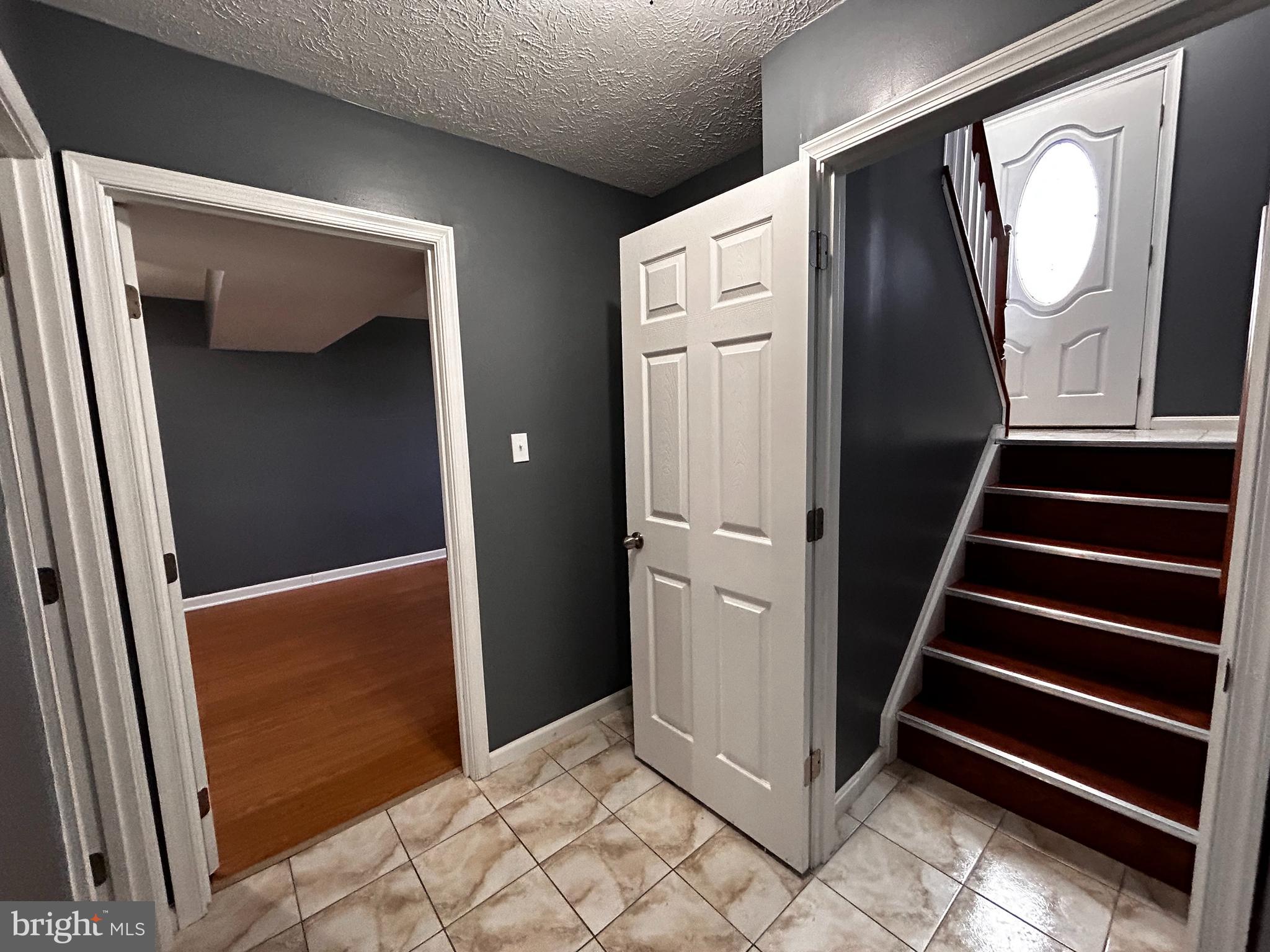 HILL VALLEY - Residential