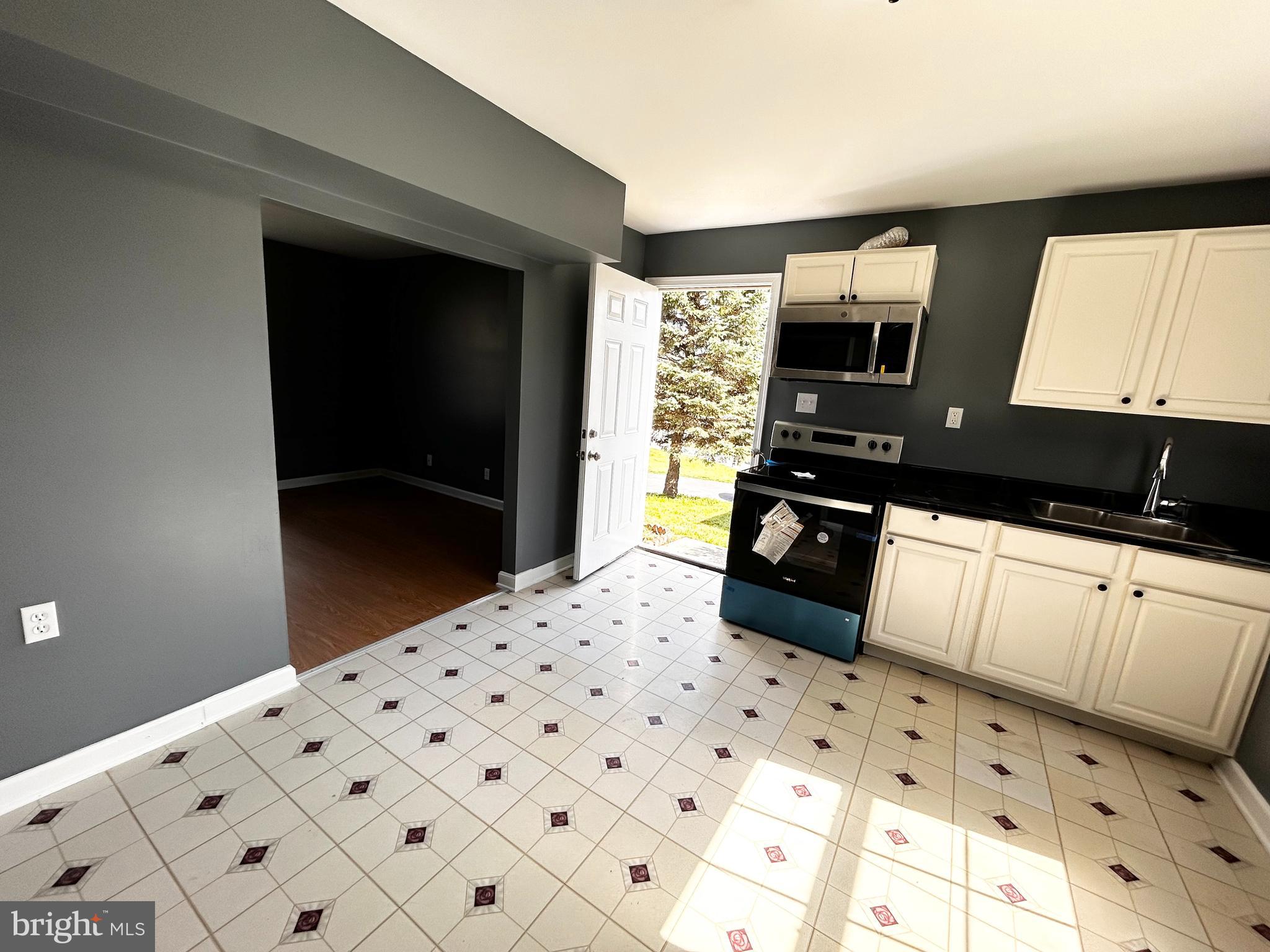 HILL VALLEY - Residential