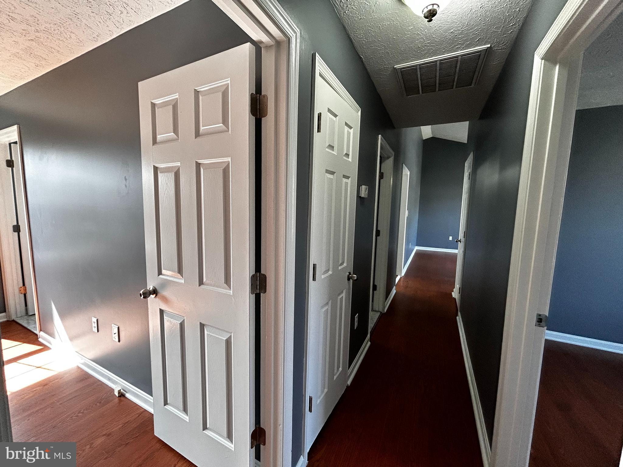 HILL VALLEY - Residential