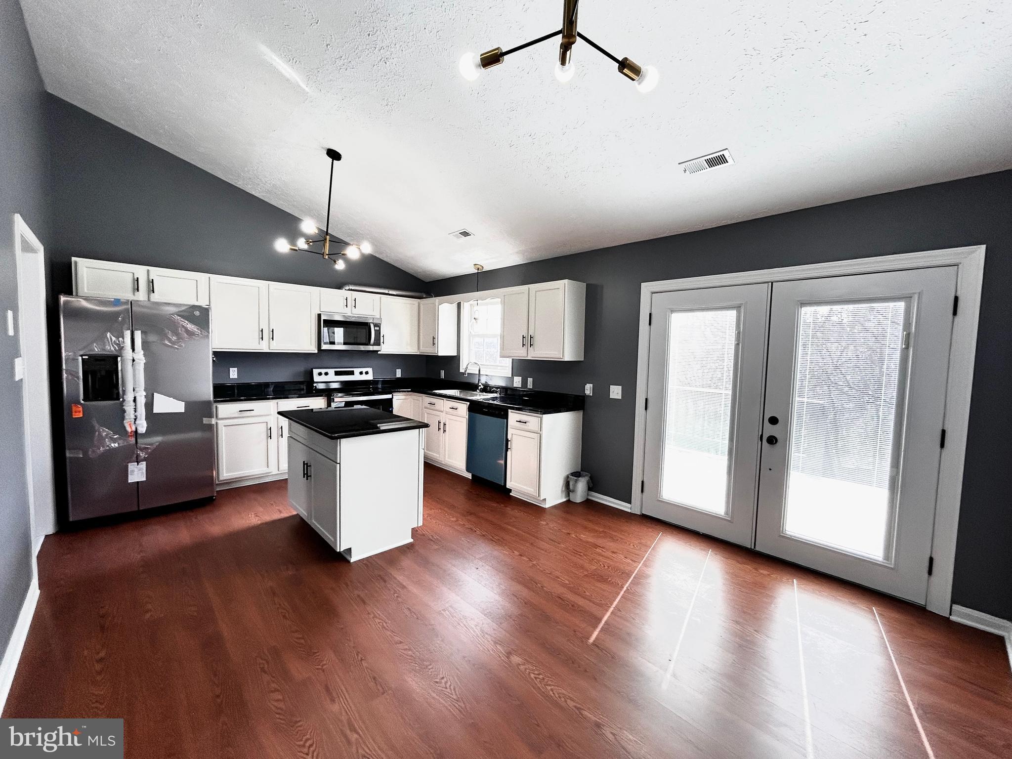 HILL VALLEY - Residential