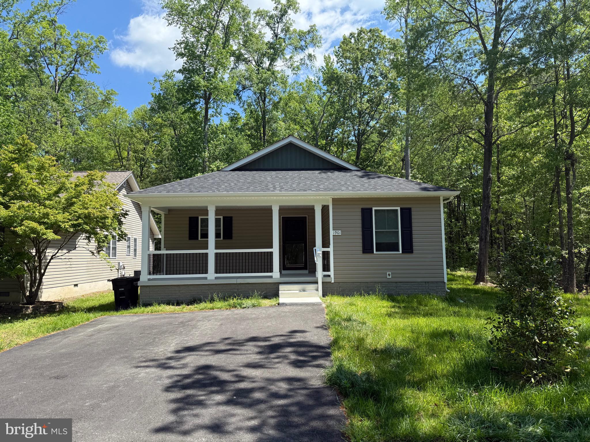 CLASSIC SHORES - Residential Lease