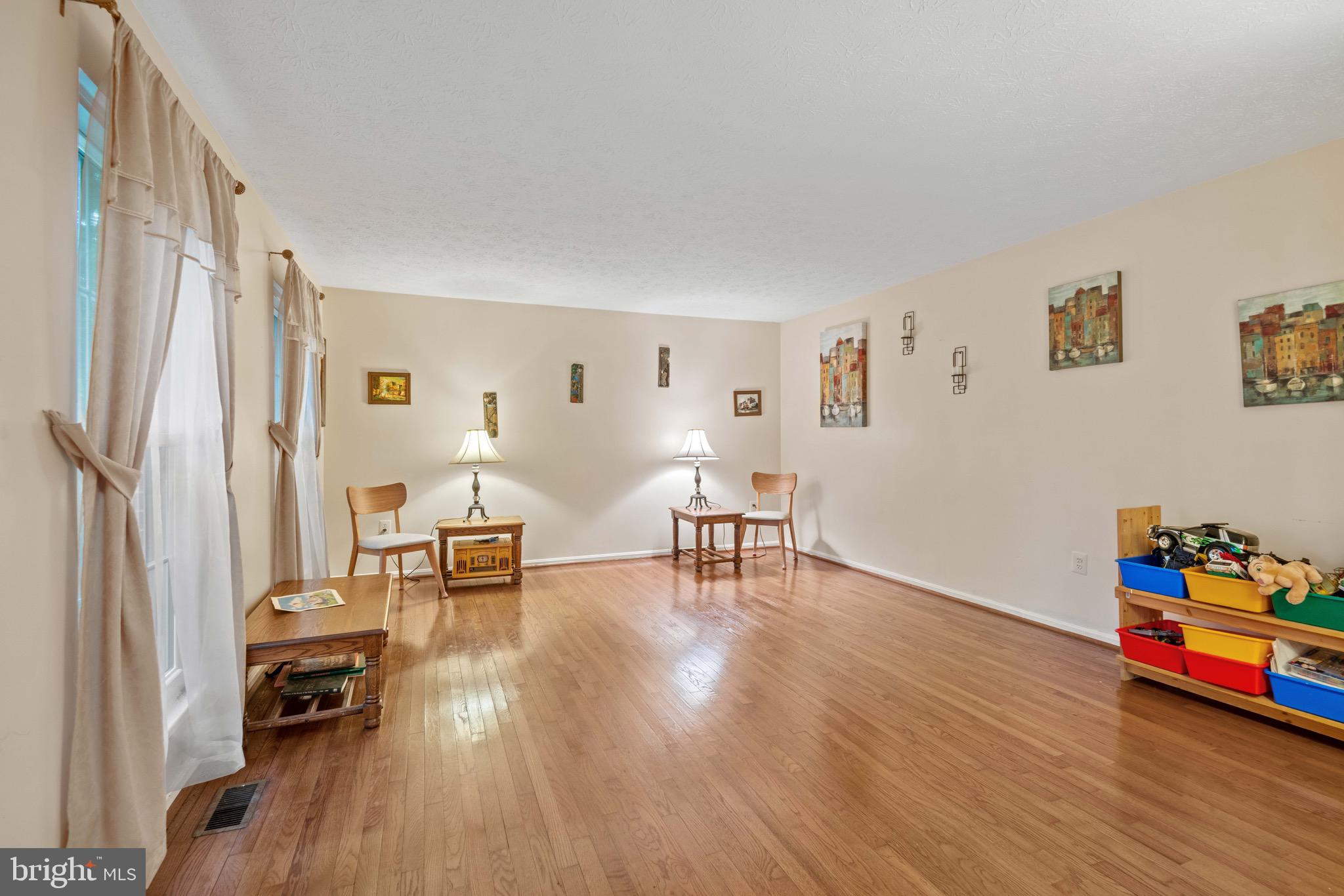 WHITE OAK VILLAGE - Residential