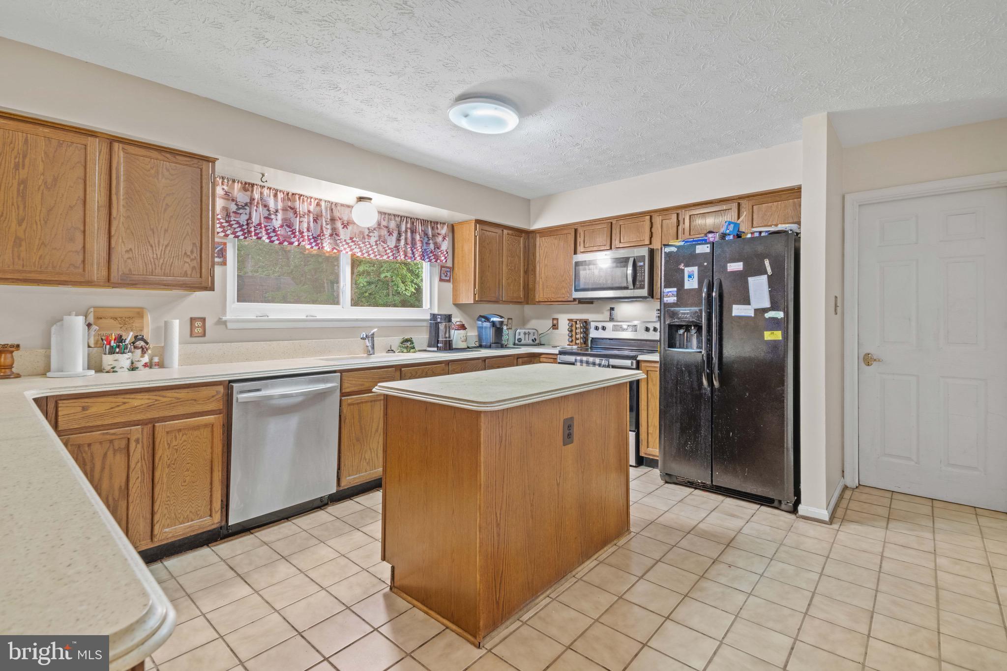 WHITE OAK VILLAGE - Residential