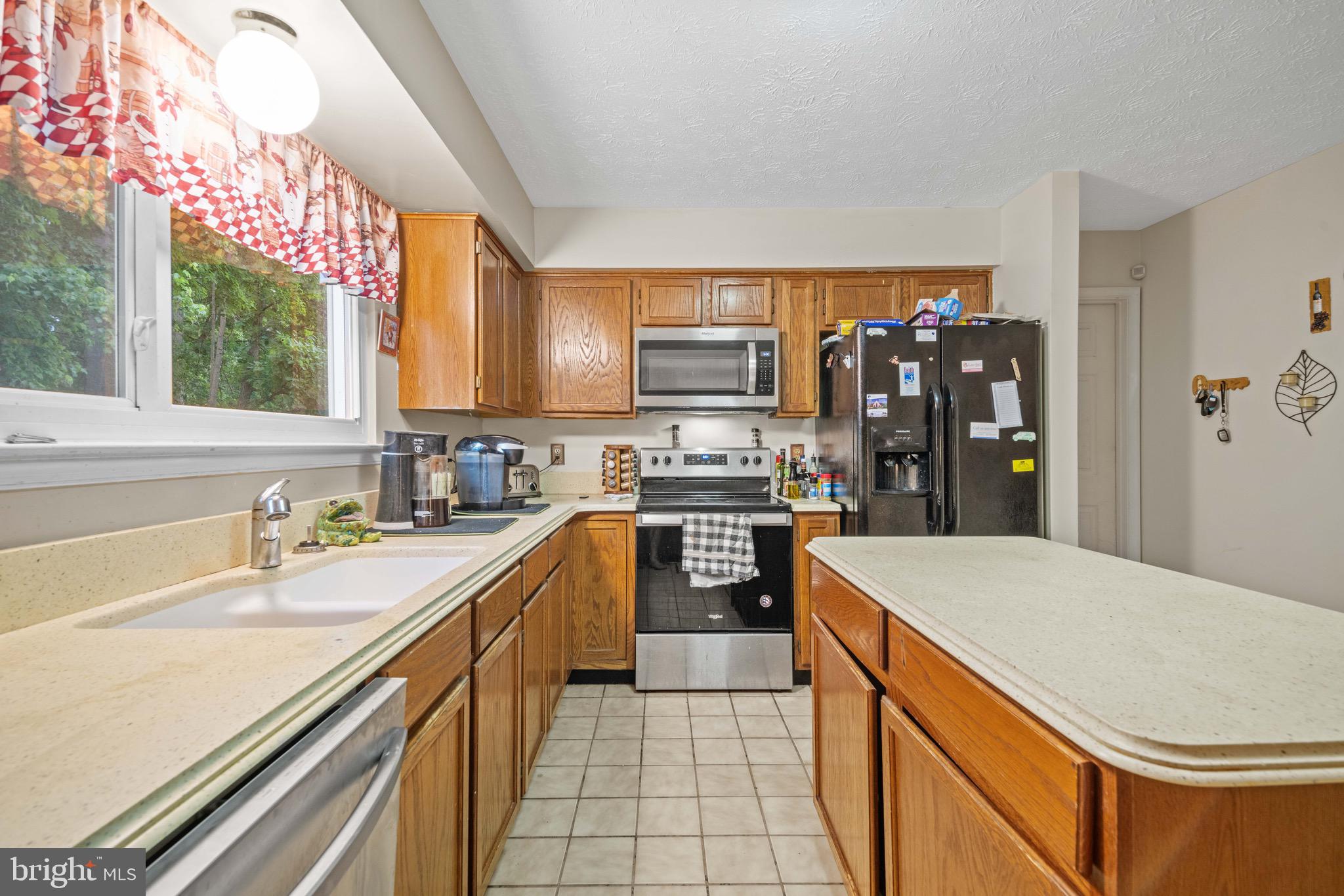 WHITE OAK VILLAGE - Residential