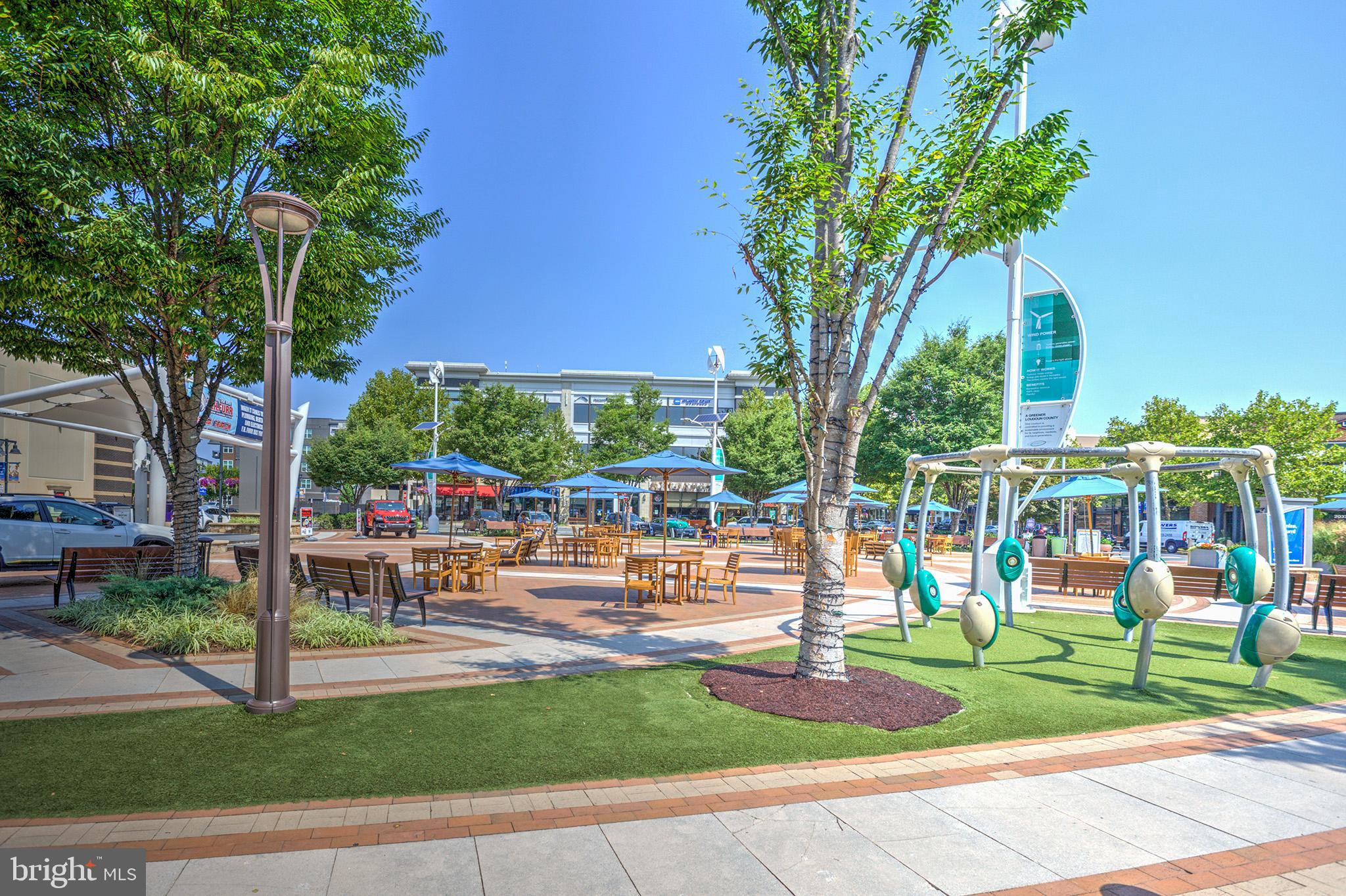 ONE LOUDOUN - Residential