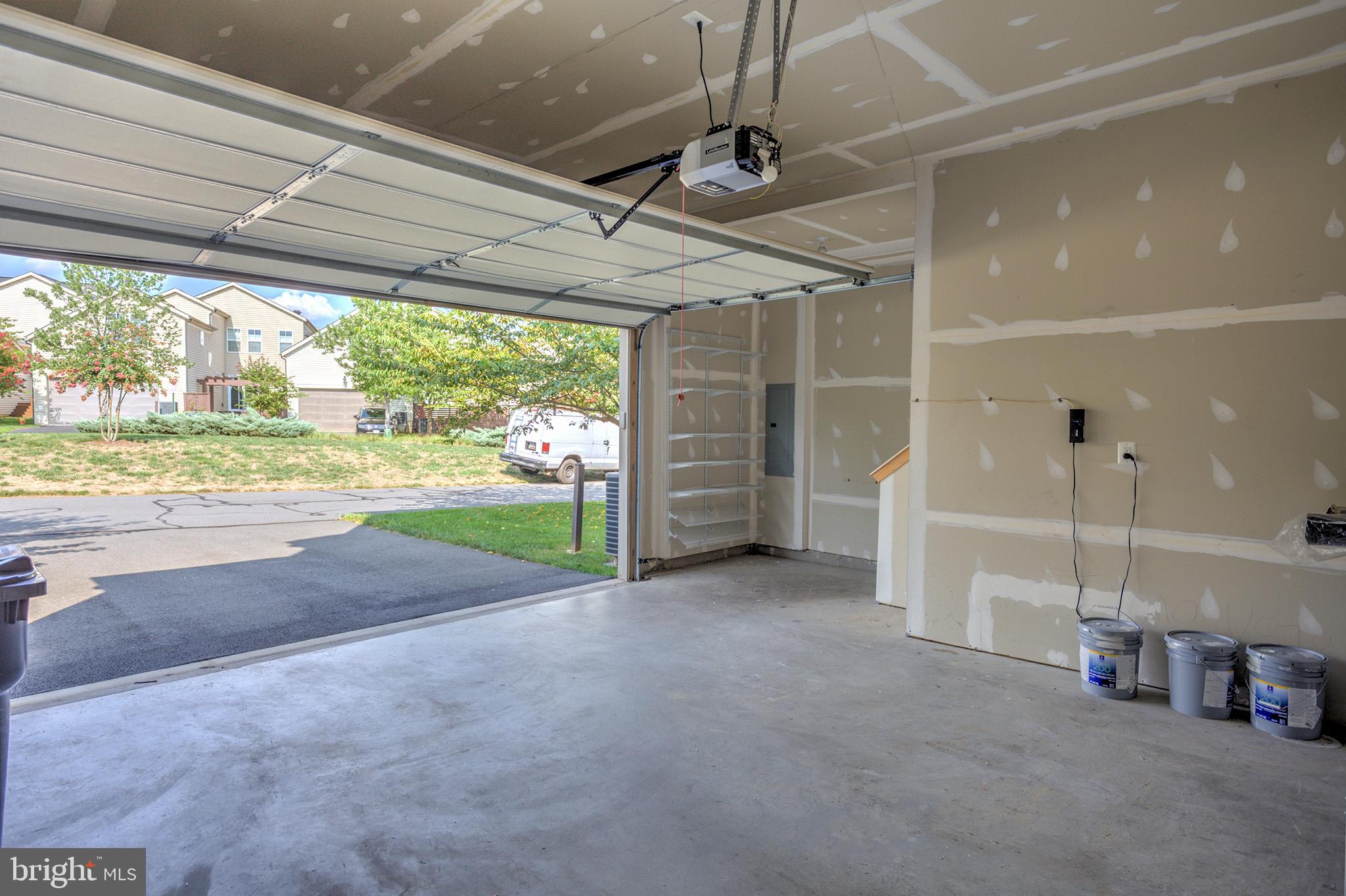 ONE LOUDOUN - Residential