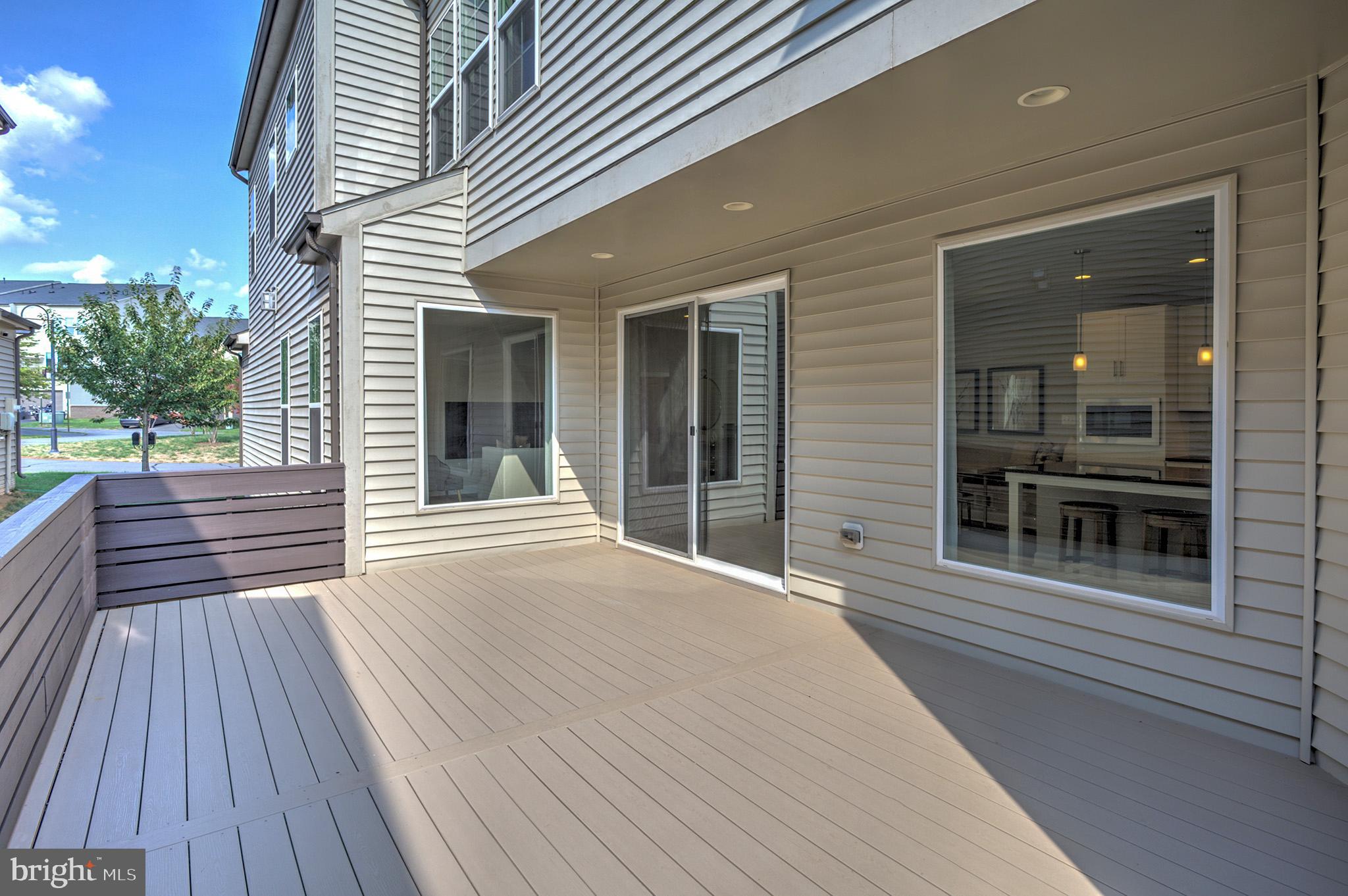 ONE LOUDOUN - Residential