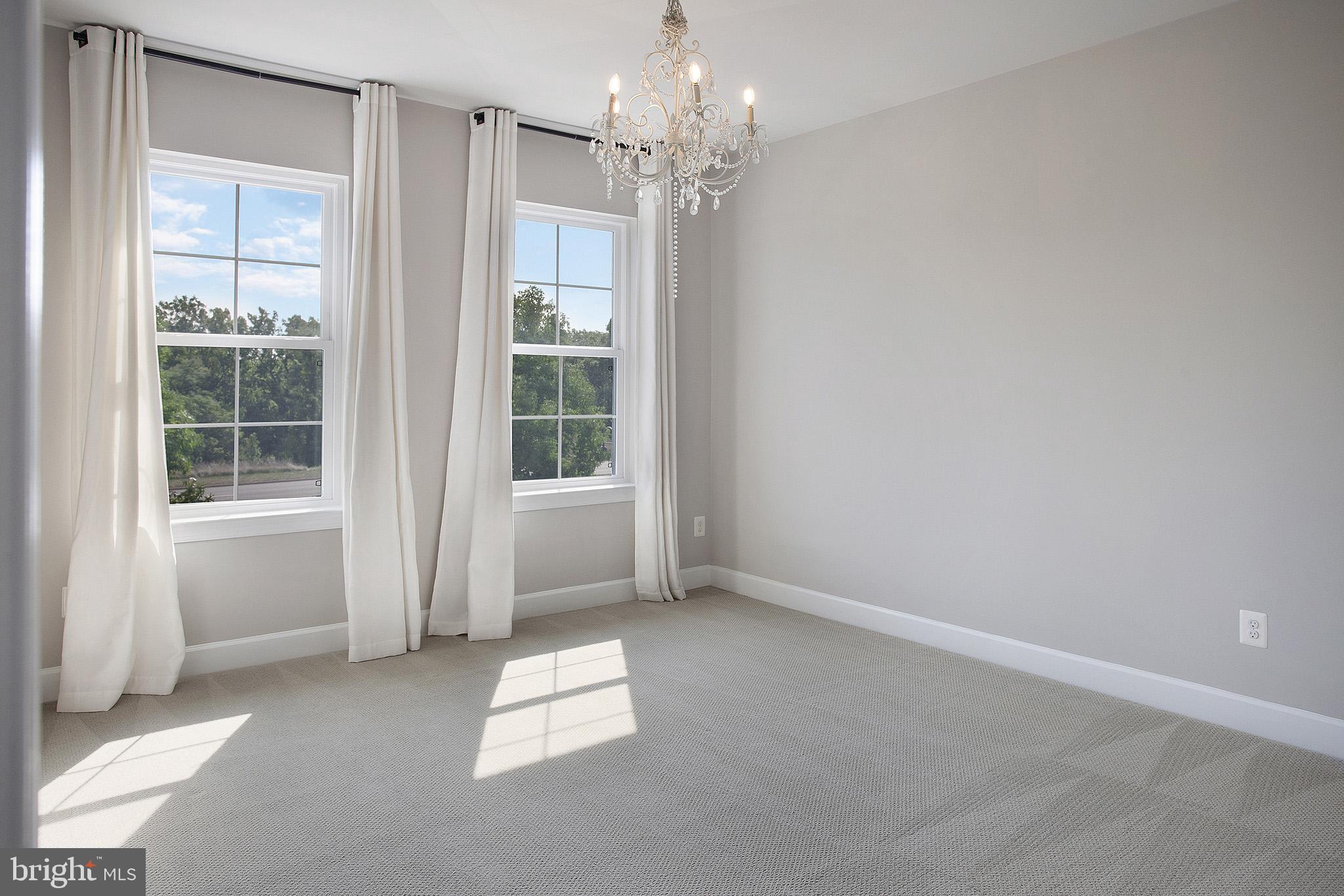 ONE LOUDOUN - Residential